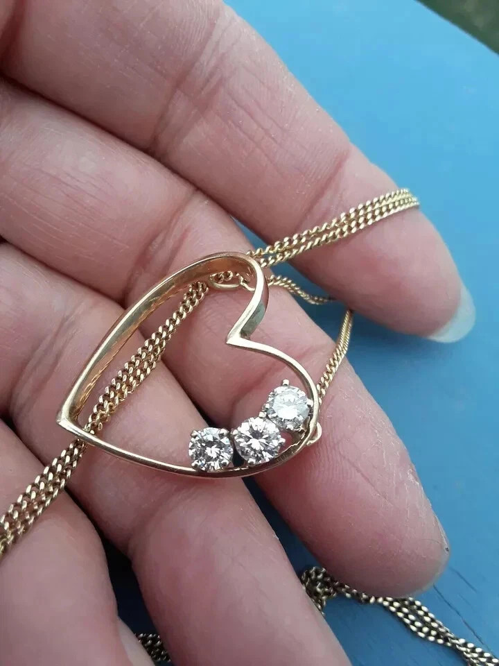 0.20Ct Round Cut Diamond Women’s Heart Pendant Free Chain 14K Yellow Gold Finish