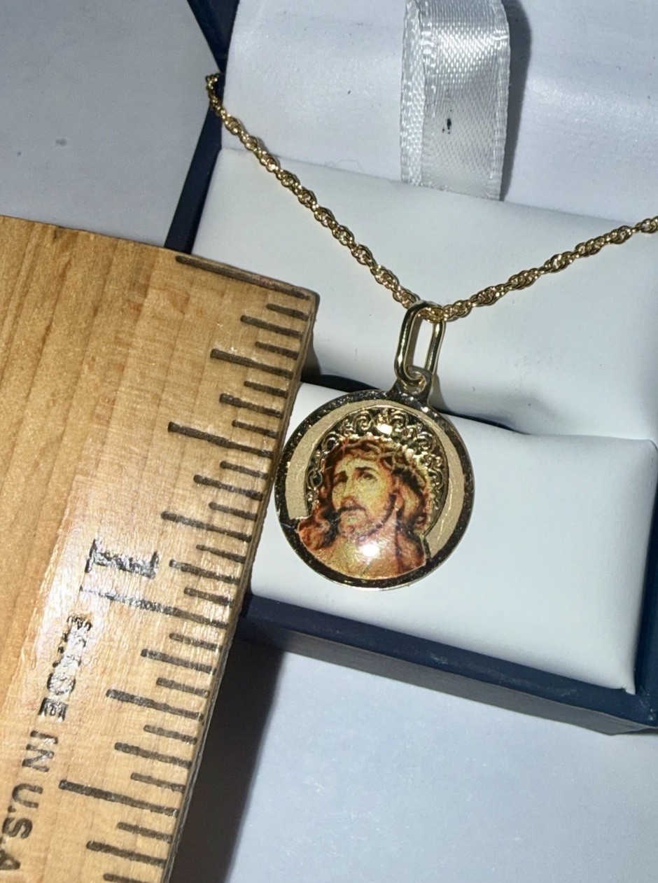 ESTATE Solid 10K Gold Colored Enamel Jesus Circle Pendant Chain Necklace 18”