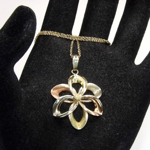 10k GCJ Yellow & Rose & White Gold Tri-Color Flower Pendant 18″ Necklace Italy