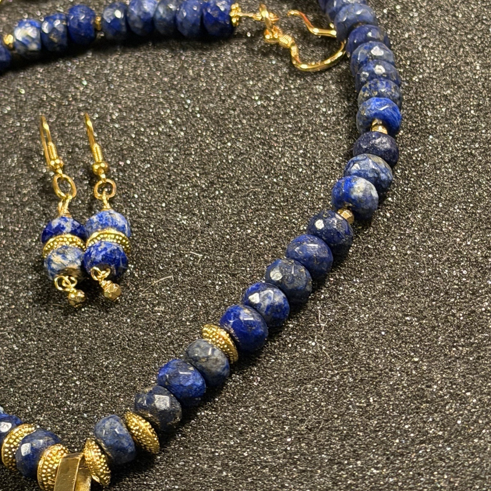 NATURAL SODALITE PENDANT NECKLACE GOLD TONE WITH DANGLE MATCHING EARRINGS