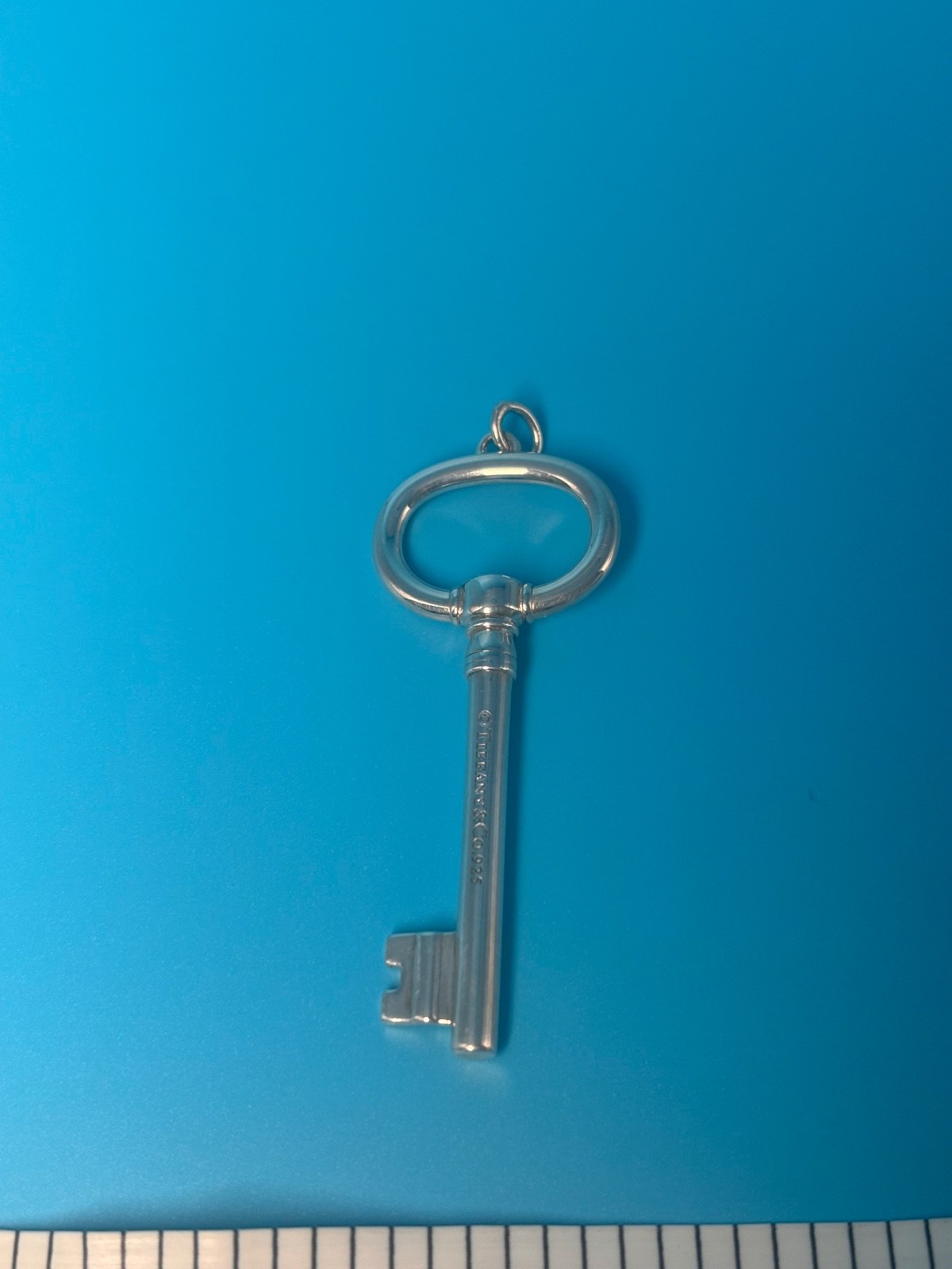 Authentic Tiffany & Co. Large Oval Key Sterling Silver Pendant | 11g | 2.5″ | Bo