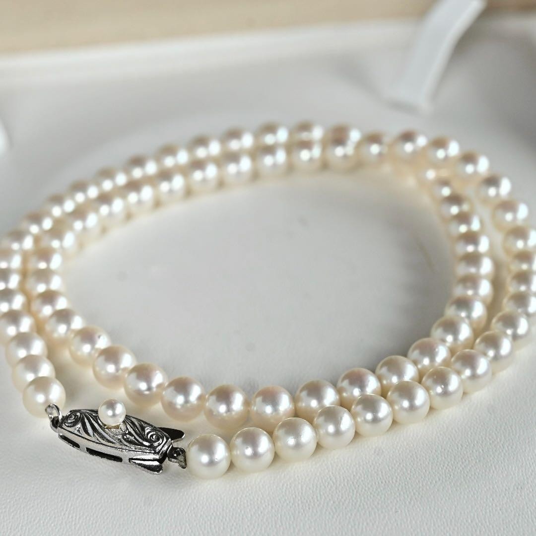 TASAKI Hanadama Grade Akoya Pearl Necklace 5.6-6.0mm 17.3in Silver Japan Boxed