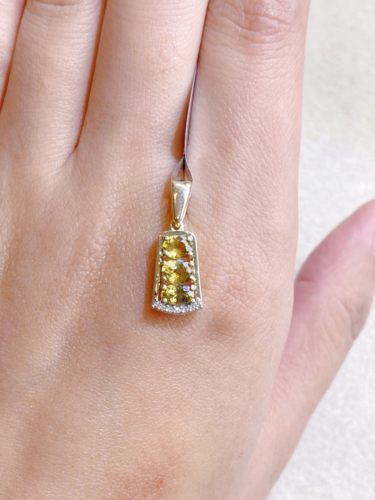 Gemporia 9k 375 Gold Pendant • Not-Enhanced Ambanja Demantoid Garnet BNWT COA