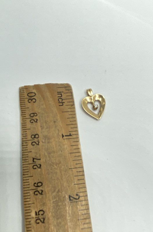 14k Yellow Gold Melee Diamond Openwork Heart Pendant 16mm 1.33 g