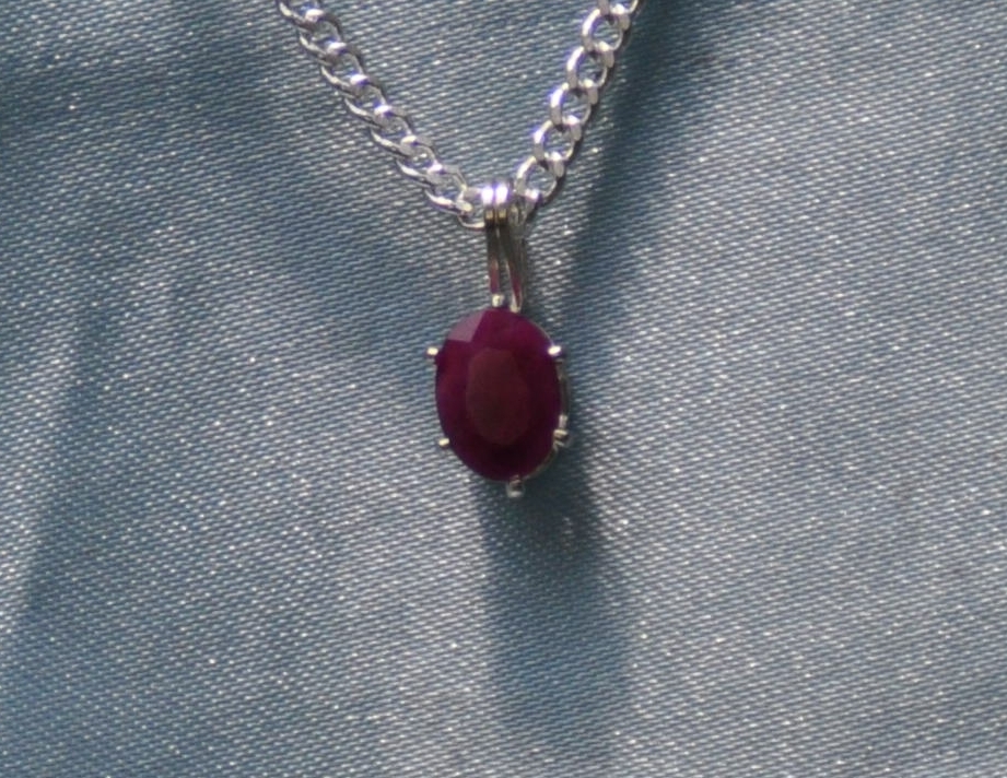 BEAUTIFUL OVAL 8mmx6mm RUBY PENDANT IN STERLING SILVER 1.50 CARATS