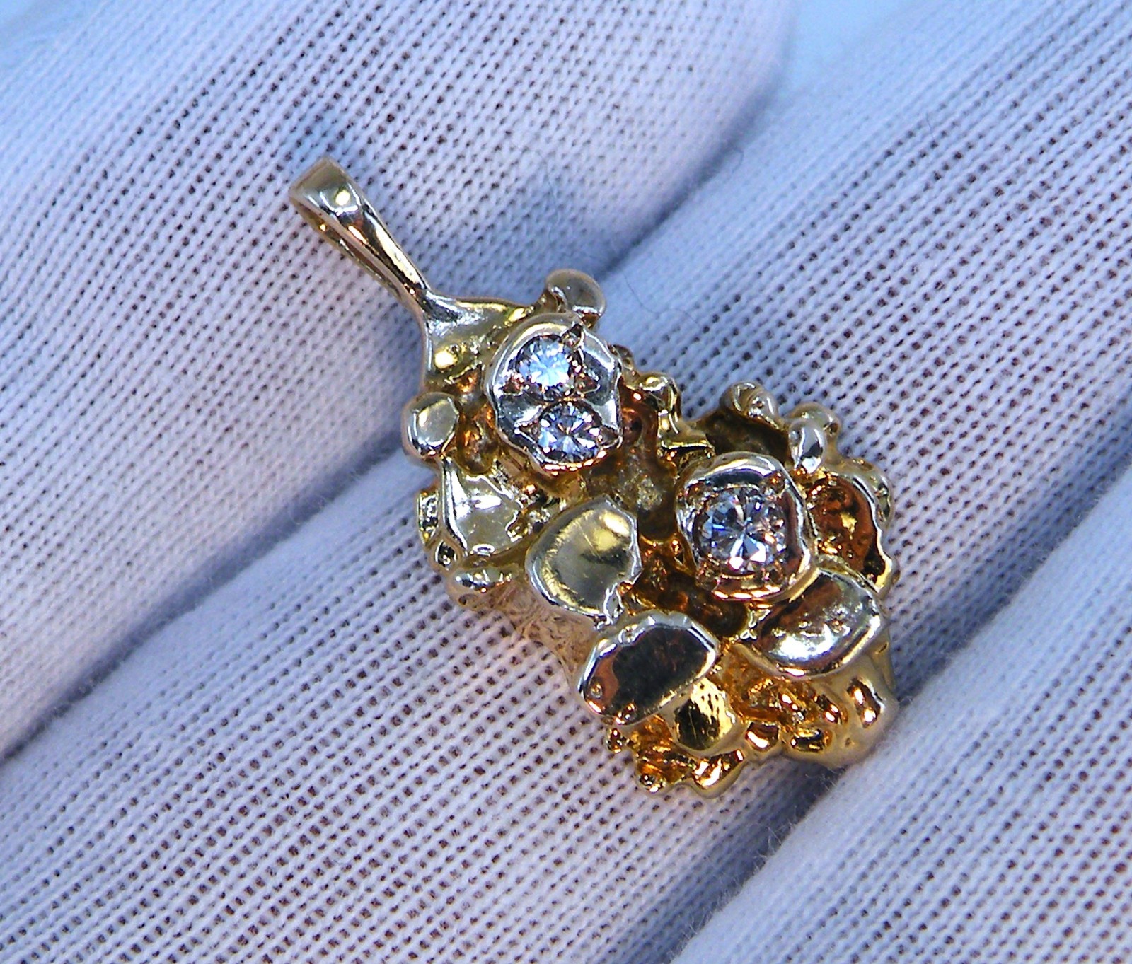 Unisex 10K Yellow Gold .30ct Diamond Nugget PENDANT 1980s Old School Charm