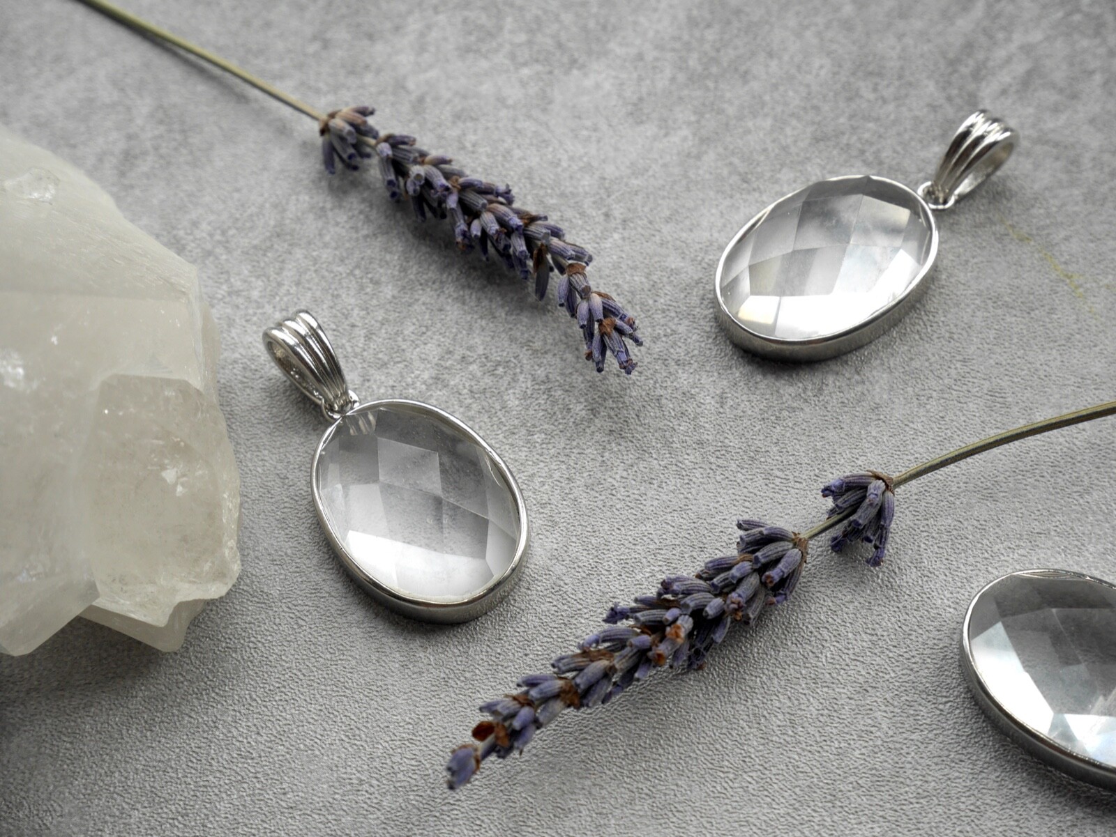 1 Faceted Clear Crystal Rock Quartz Silver Plated Oval Pendant Natural Jewellery