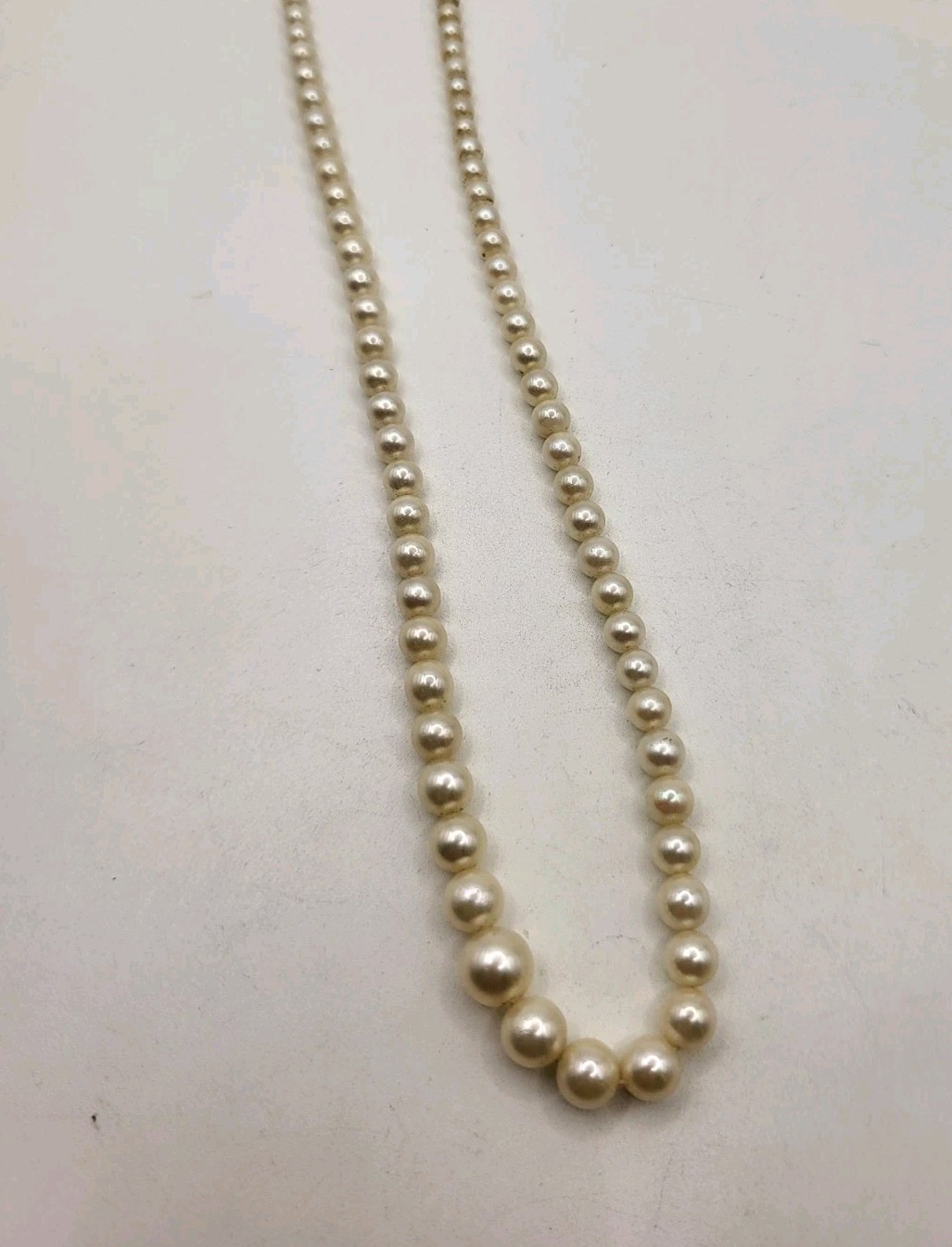 14kt White Gold Ornate Clasp Graduated Authentic Cultured Pearl Necklace