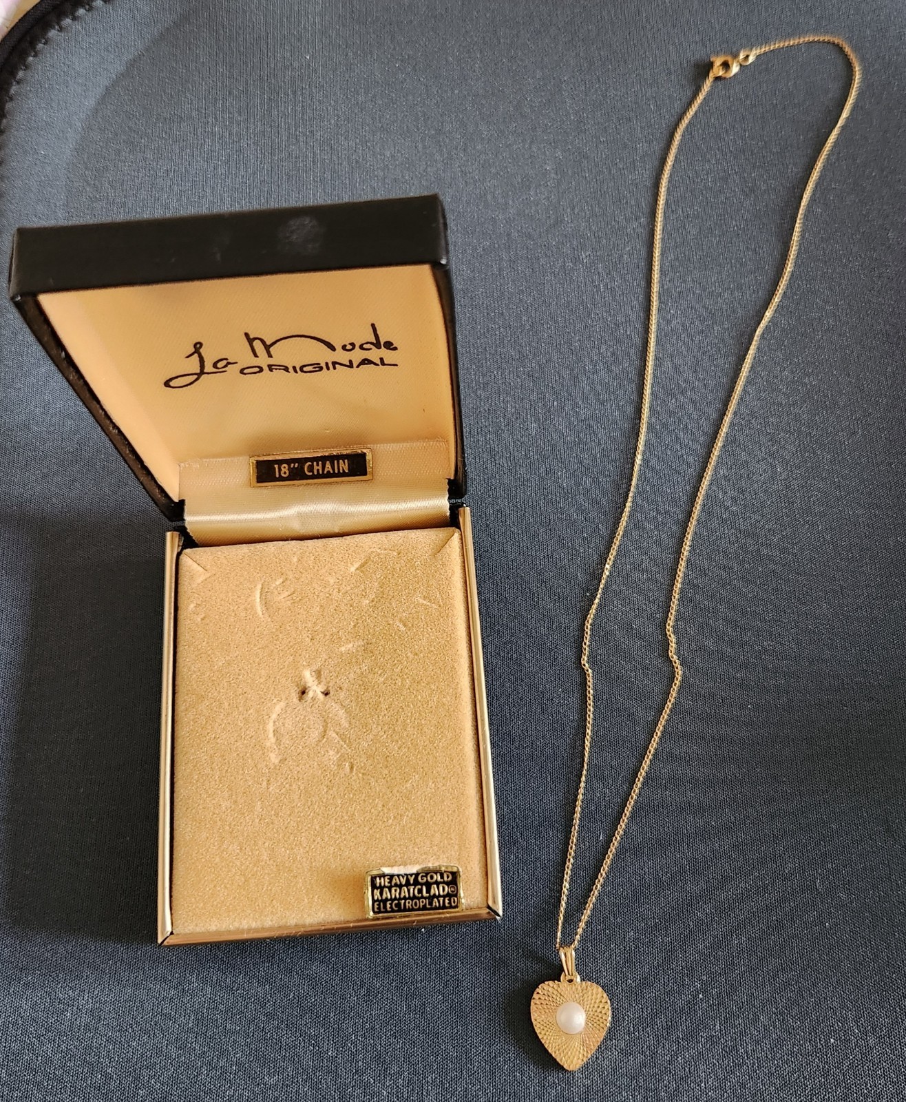 La Mode Original Necklace with Heart Pendant & Faux Pearl Karatclad