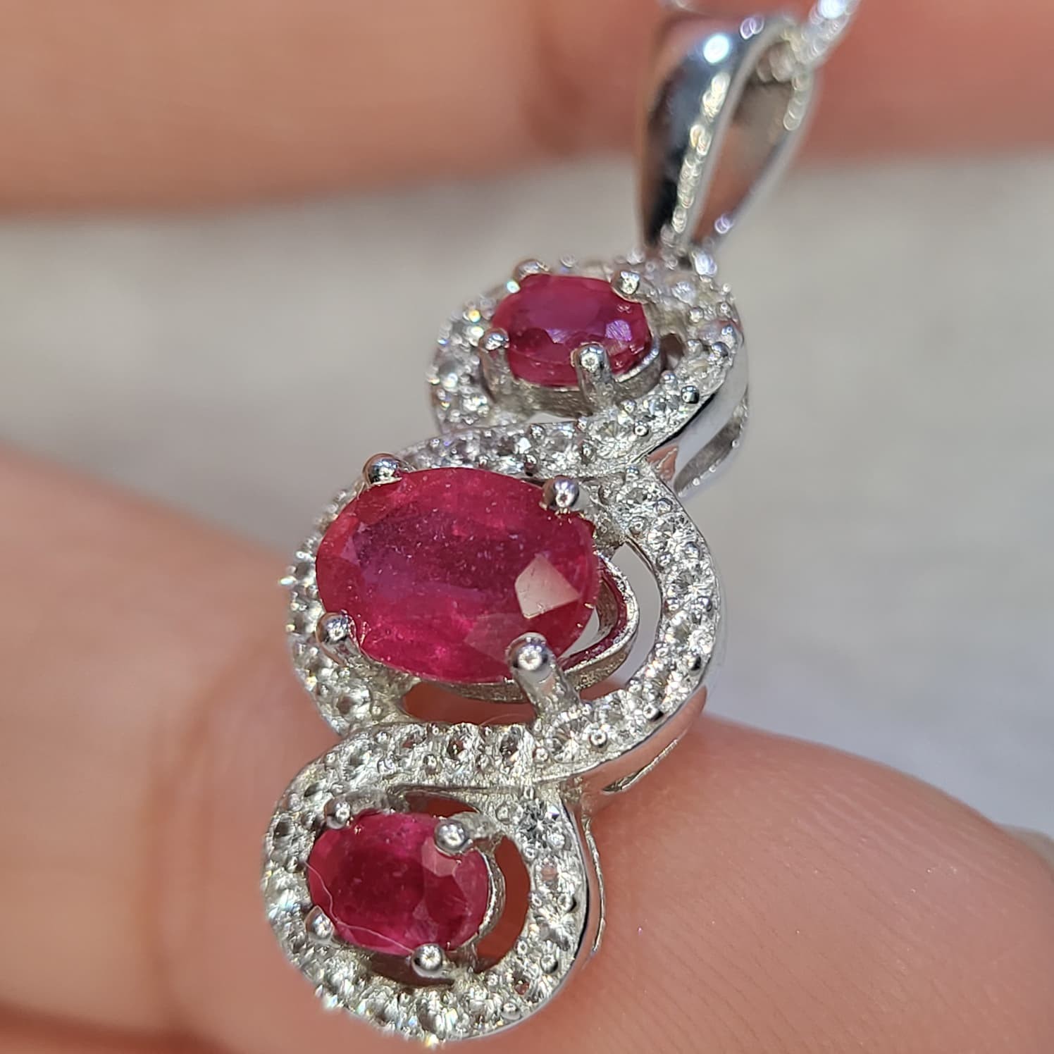 Natural Ruby Gemstone 925 Sterling Silver Pendant Oval Top Blood Red 3.66gm