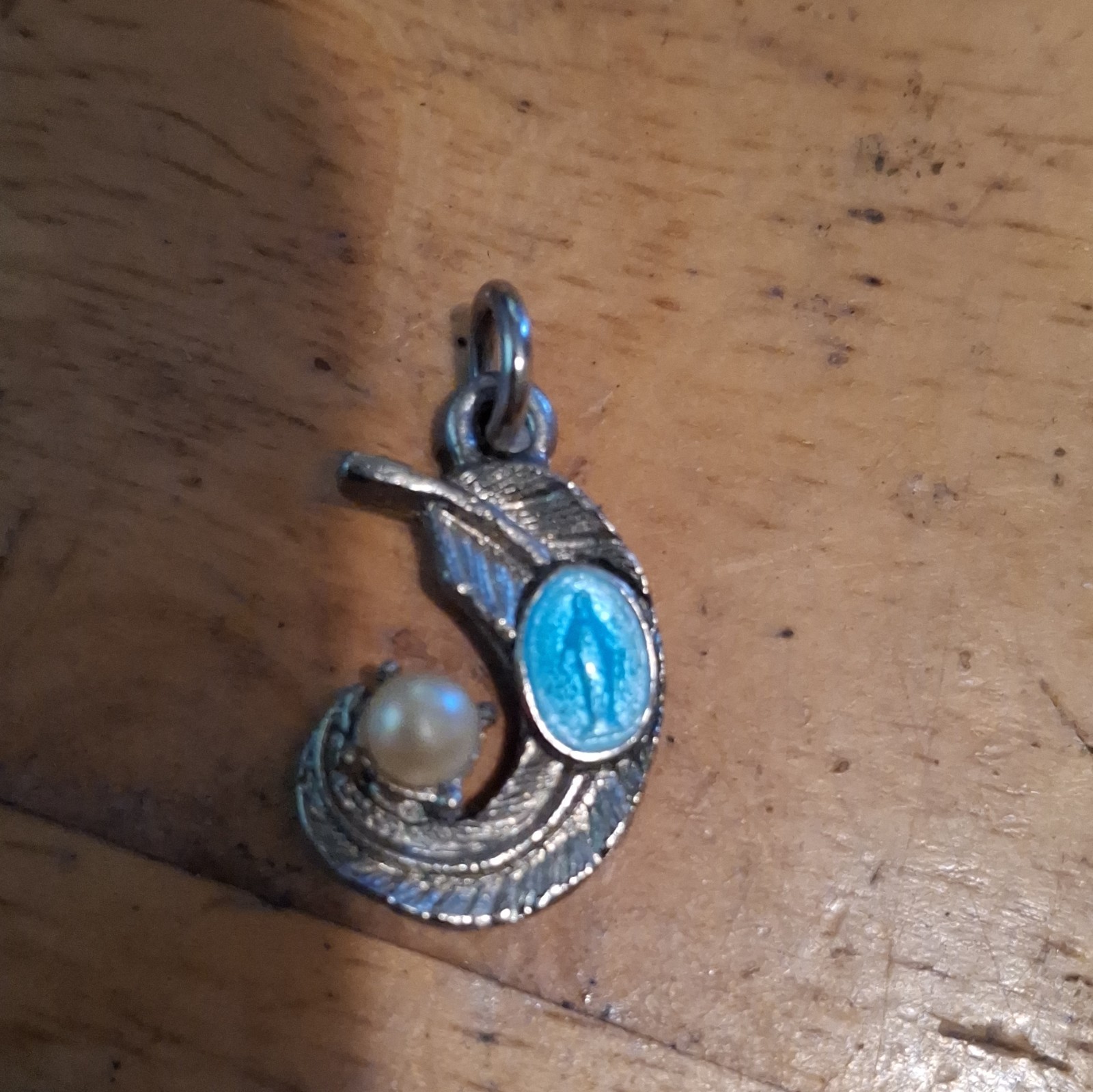 Silver Tone Oval Turquoise Bezel Pendant Charm w/ Pearl Accent Blue/White