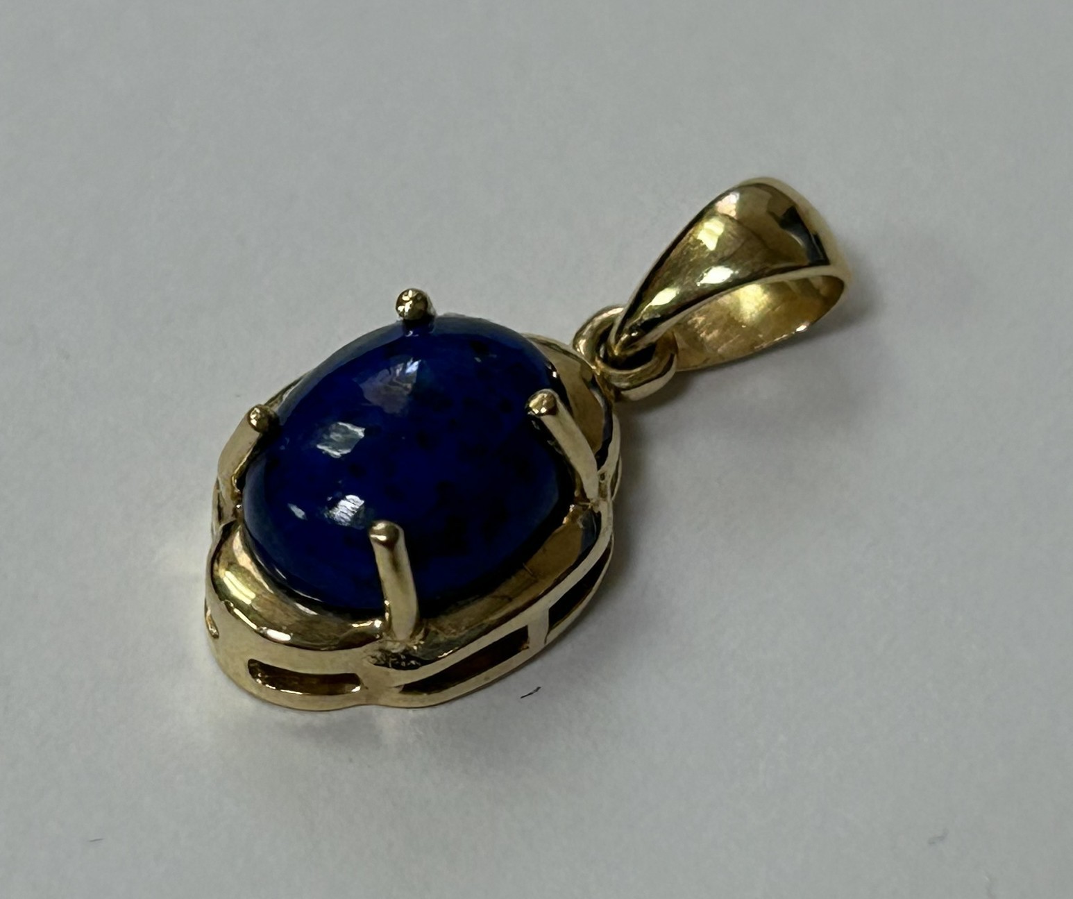 (MA6) 14k Yellow Gold Cabochon-Cut Lapis Lazuli Pendant – 2 Grams