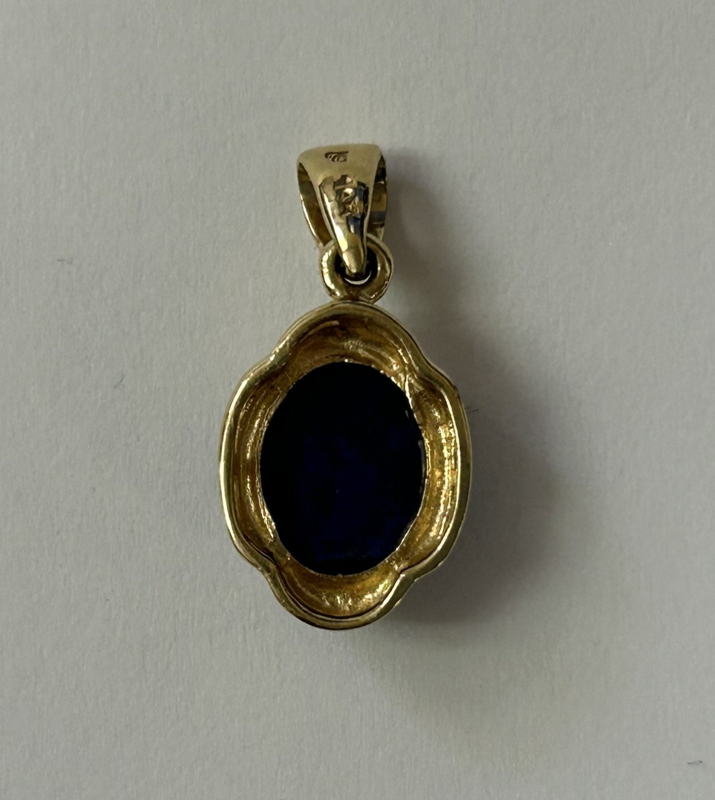 (MA6) 14k Yellow Gold Cabochon-Cut Lapis Lazuli Pendant – 2 Grams