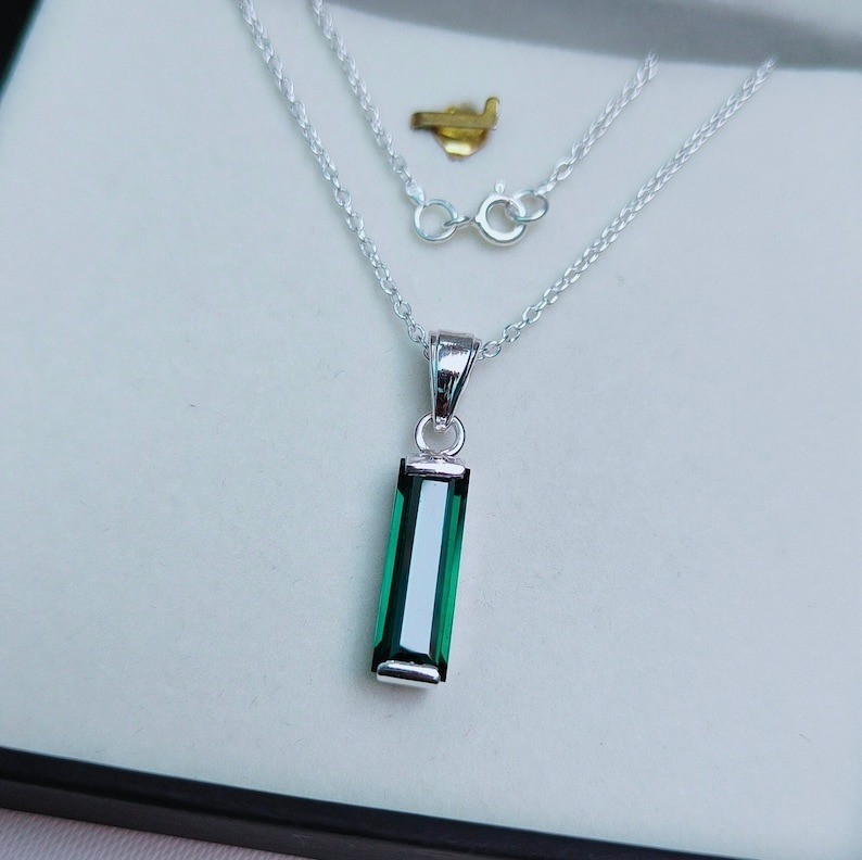 Natural Teal Green Sapphire 18 Ct 925 Silver Pendant Certified Loose Gemstone