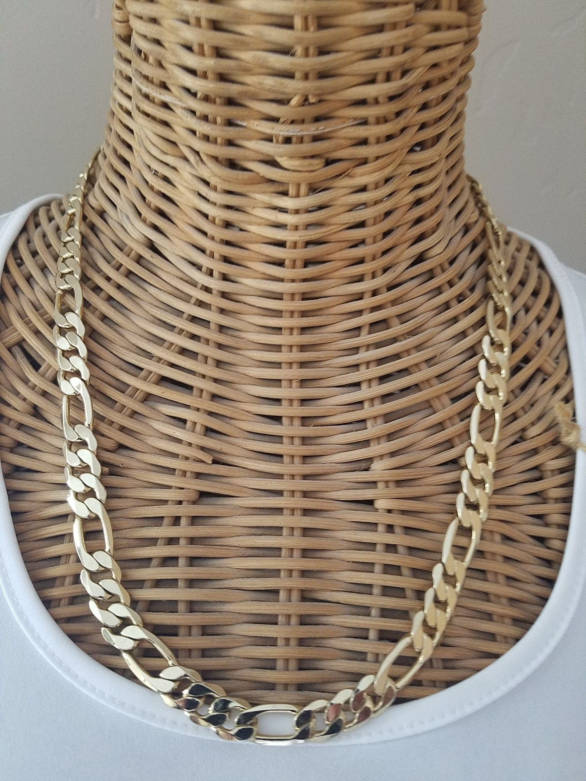 Stamped 14K Italy Figaro Chain Necklace Untested Magnetic Reaction