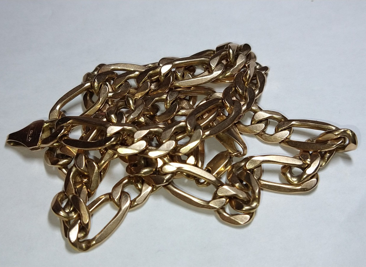 10k gold 8.25mm hollow Italian figaro chain necklace 17.94 grams 22.75″