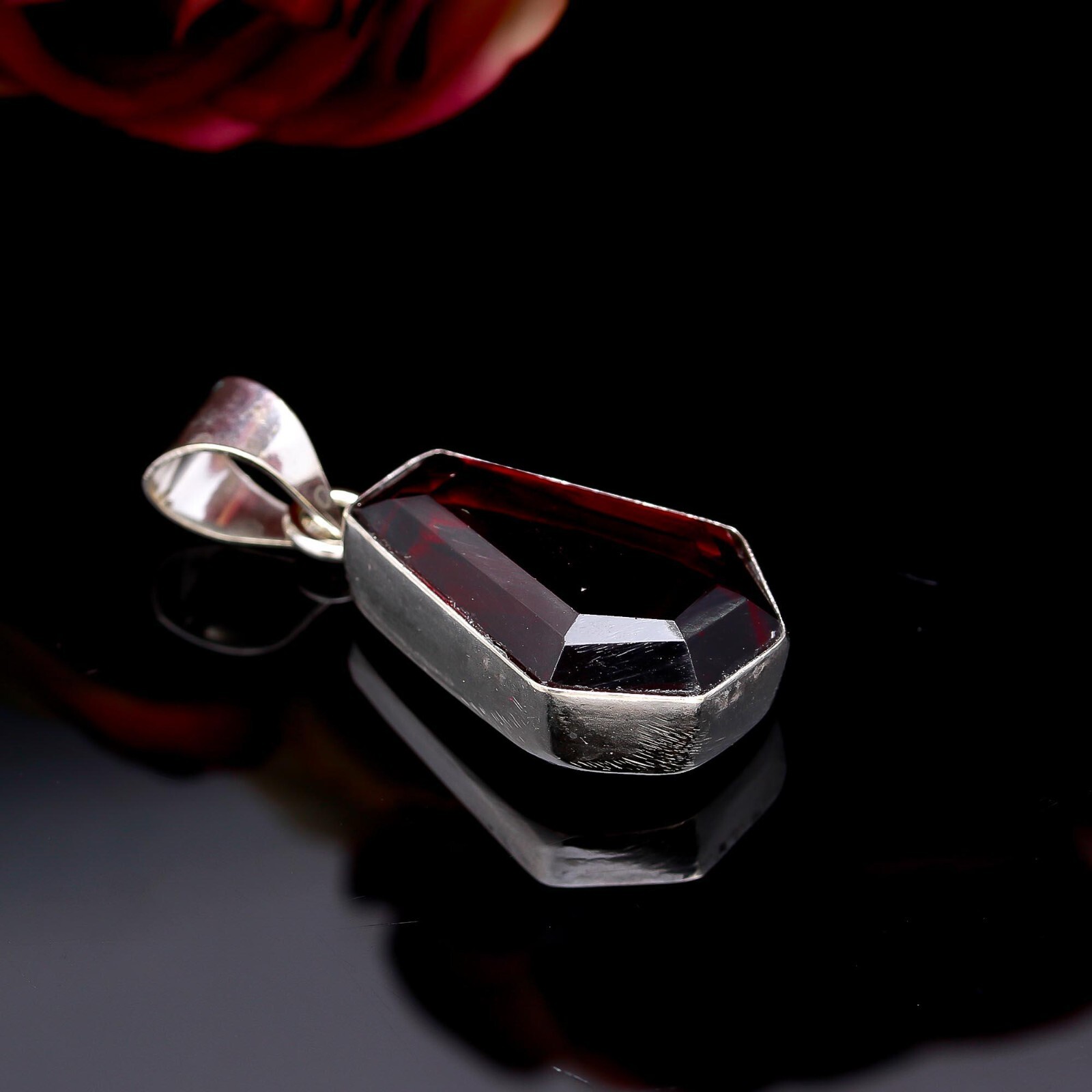 Garnet Gemstone handmade pendant 925 Sterling Silver Jewelry Pendant For Gift