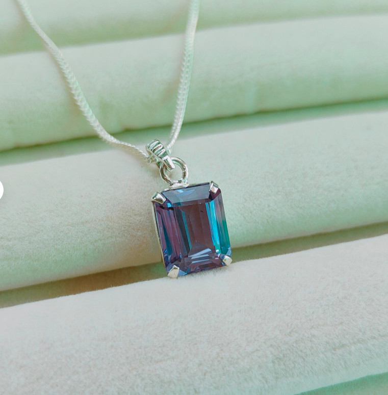 Natural Alexandrite 100% Color Change Gemstone Pendant 925 Sterling Silver