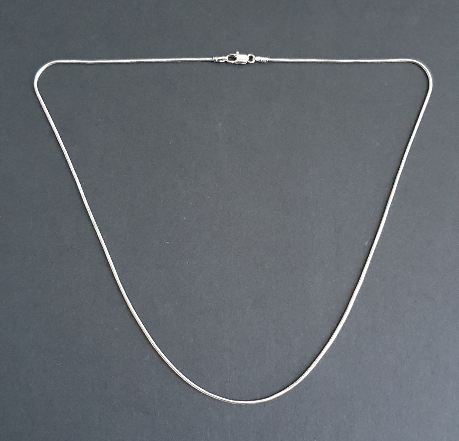 9ct Solid White Gold Snake Chain Necklace 375 Hallmark 4.57 g