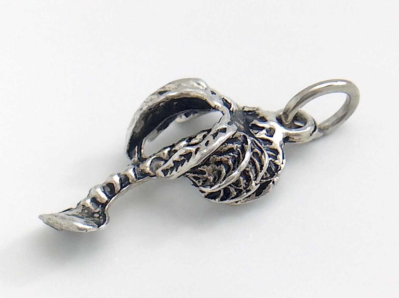 Palm Tree Plant Unmarked Sterling Silver Pendant Charm 1.1g 0.75in J023