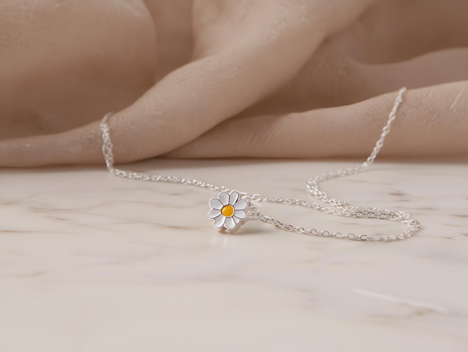 Sterling Silver Daisy Pendant Necklace: Minimalist Floral Chain