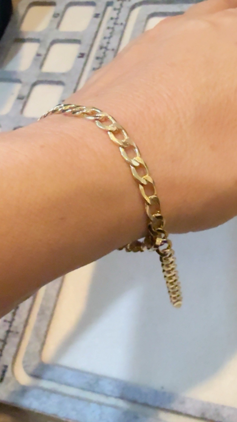 10K Solid Yellow Gold Curb Chain 22” 2.5mm 2.45g Lightweight Necklace Unisex