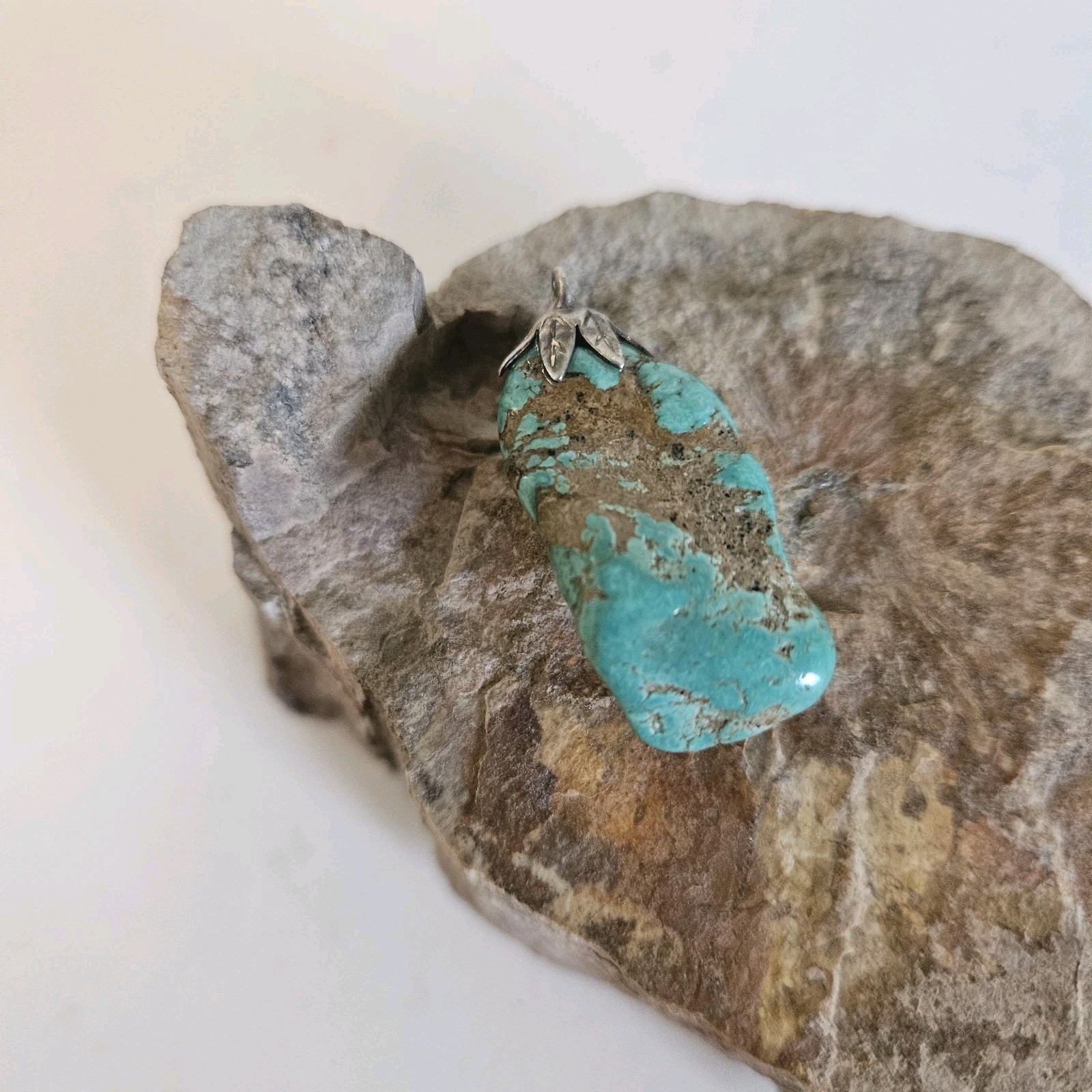 VTG Rough Green Turquoise Stone 1 3/8 x 5/8″ Pendant Southwestern Ethnic Jewelry