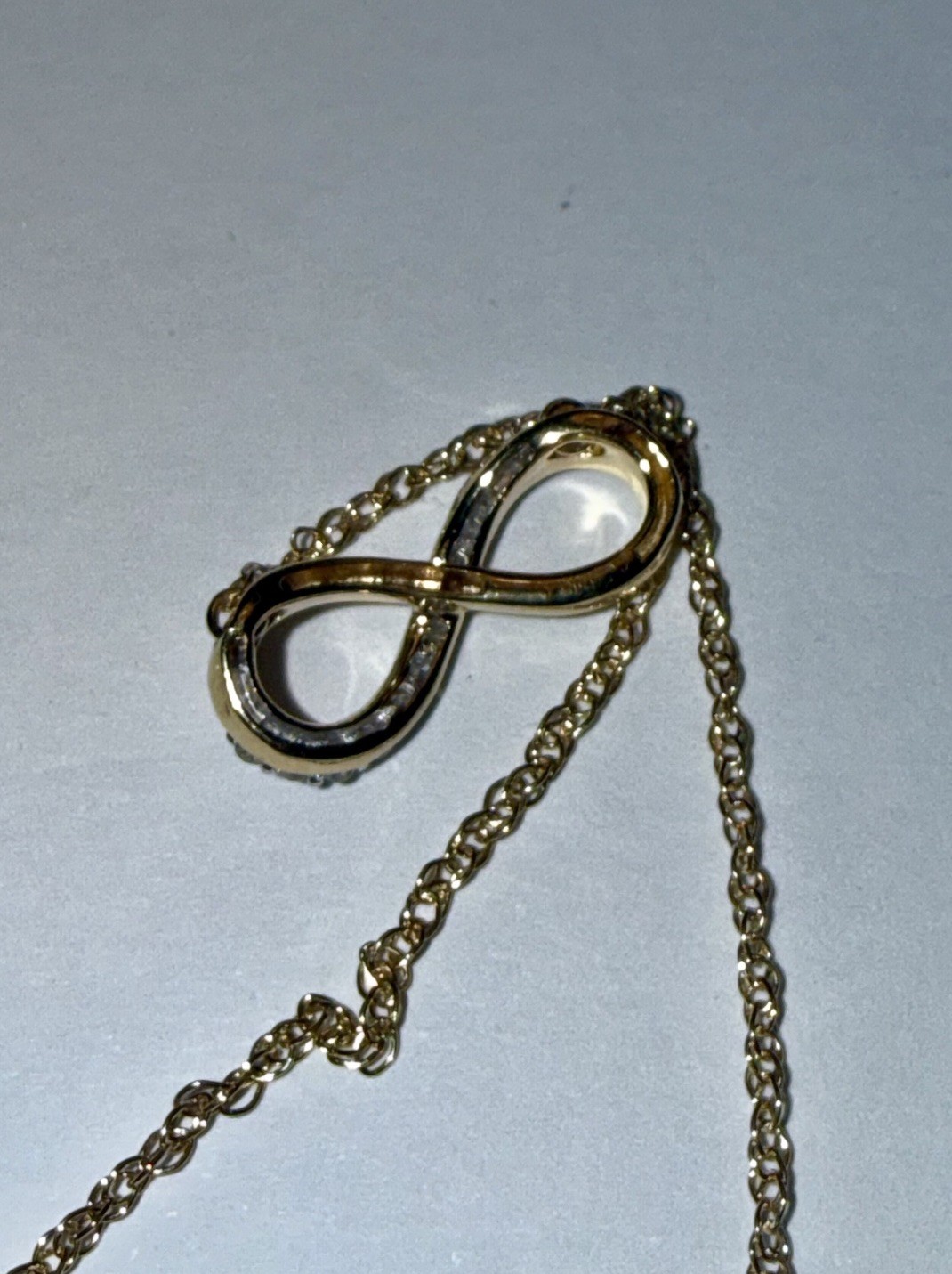 ESTATE Solid 10K Gold Natural Diamond Infinity Pendant Chain Necklace 18”