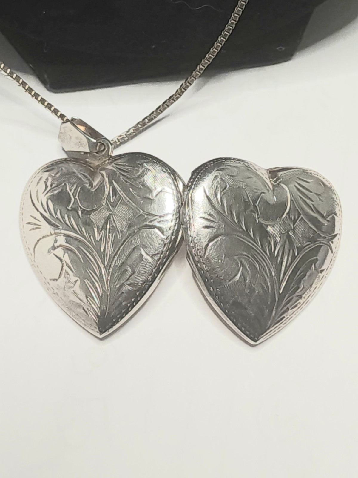 Vtg 925 THAI Sterling Silver Puffy Heart Locket Necklace 23.5” Box Chain 15.2g