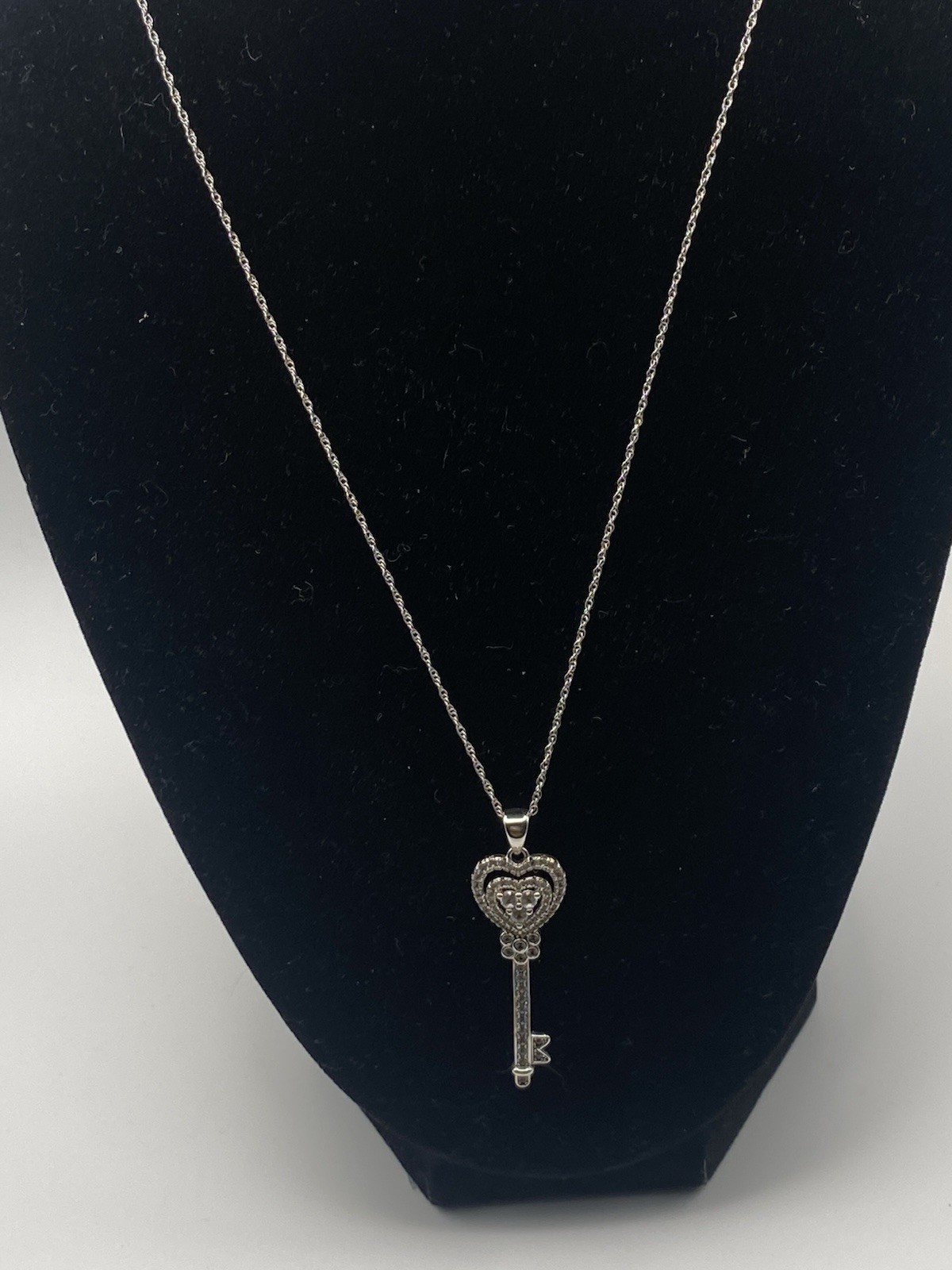 Zales Sterling Silver Key With Heart And Rhinestones On 925 Chain-18 Inches Box