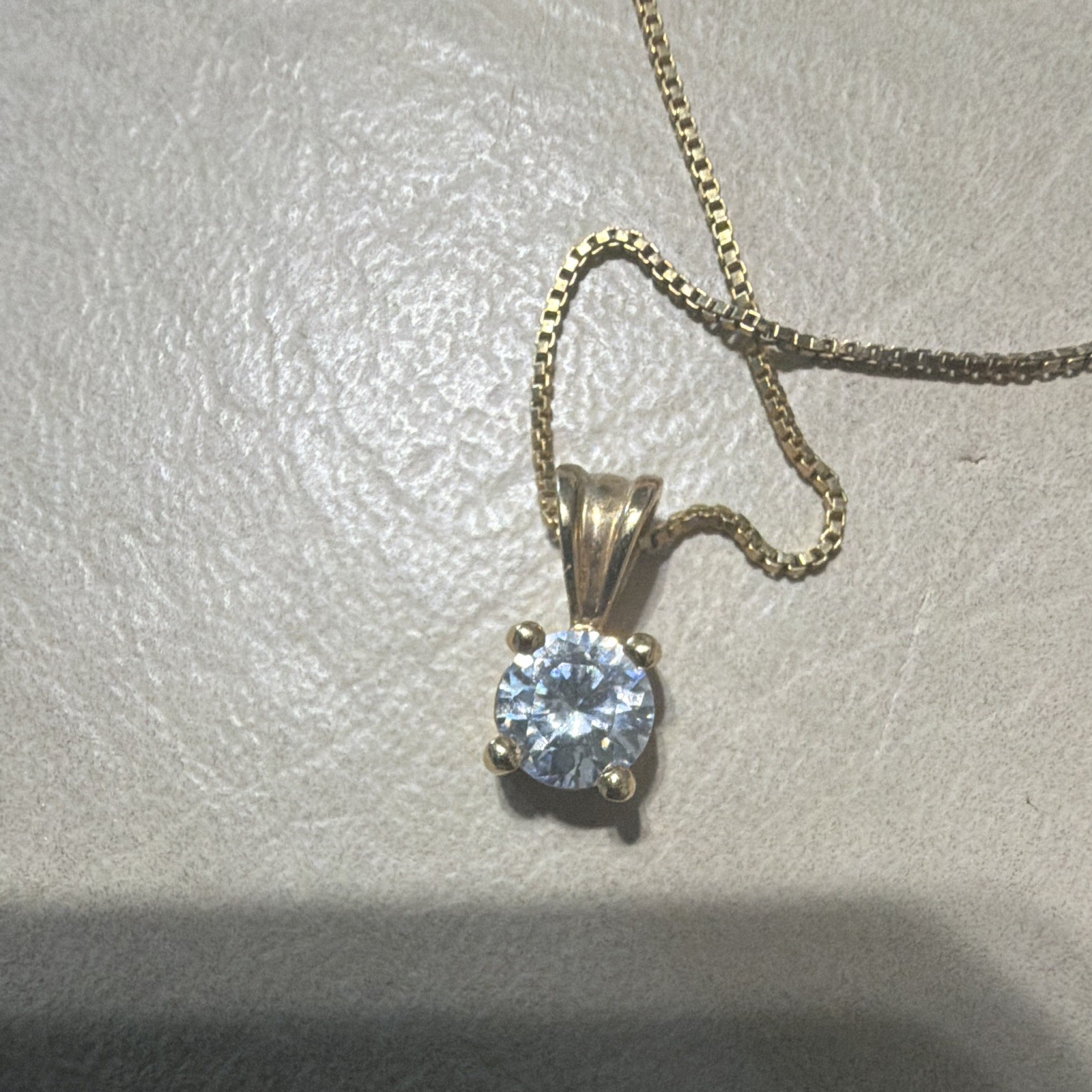 925 sterling Box Chain Necklace Round Clear Diamond Prong Pendant Charm