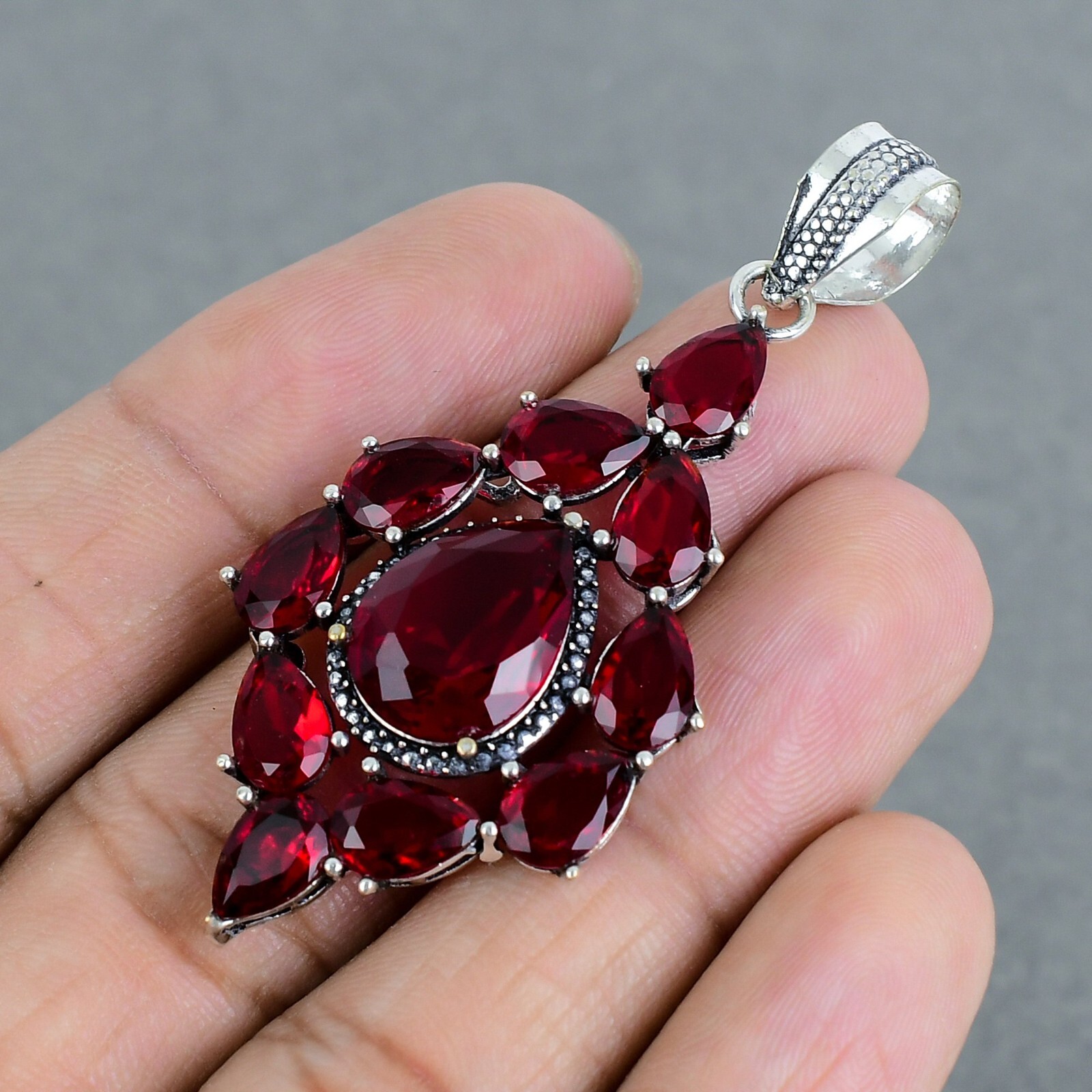925 Sterling Silver Mozambique Garnet Gemstone Handmade Jewelry Pendant V-14