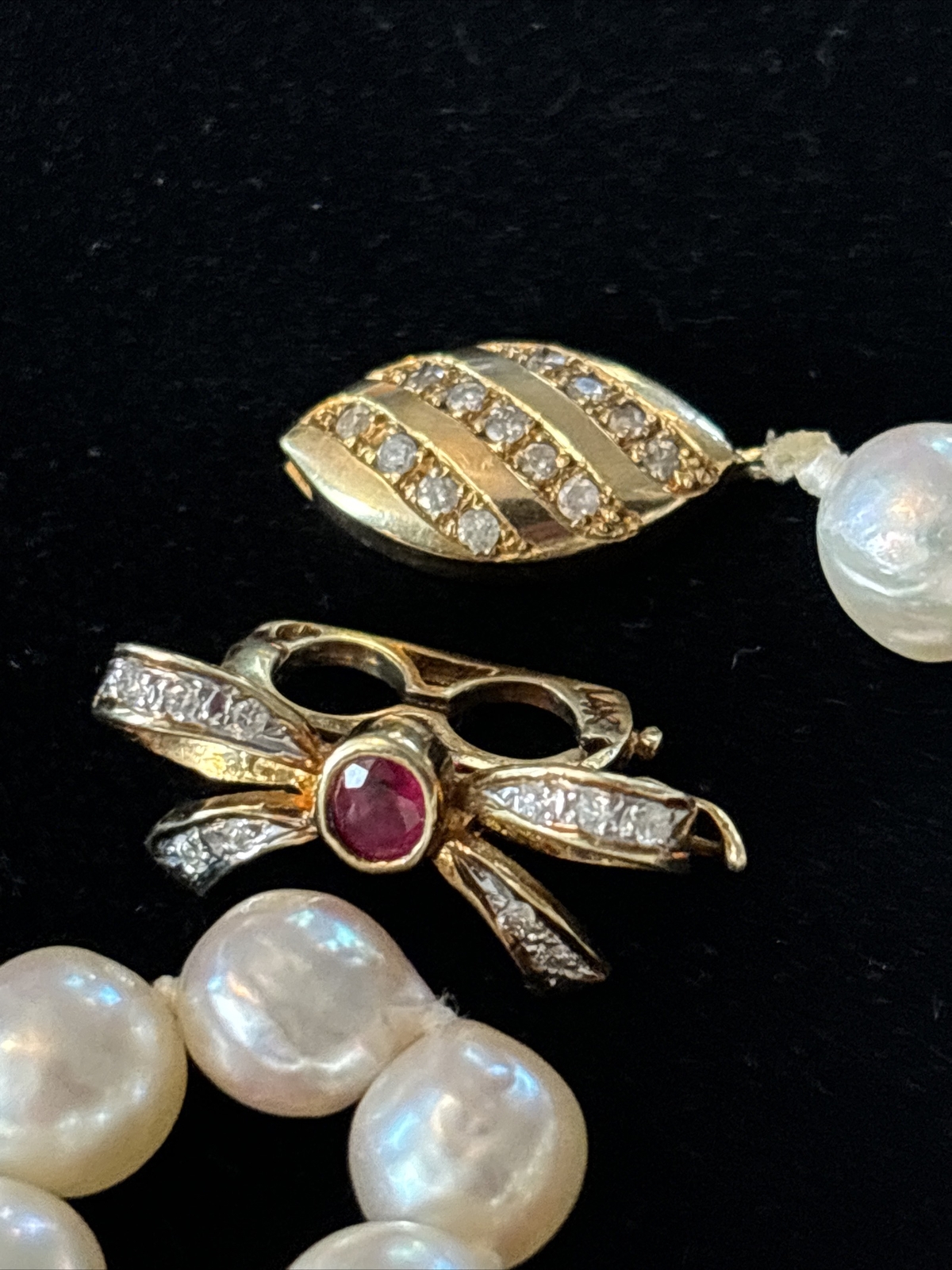 VTG 31” Pearl Necklace 14K Gold Diamond Clasp & Gold Ruby Diamond Bow Enhancer