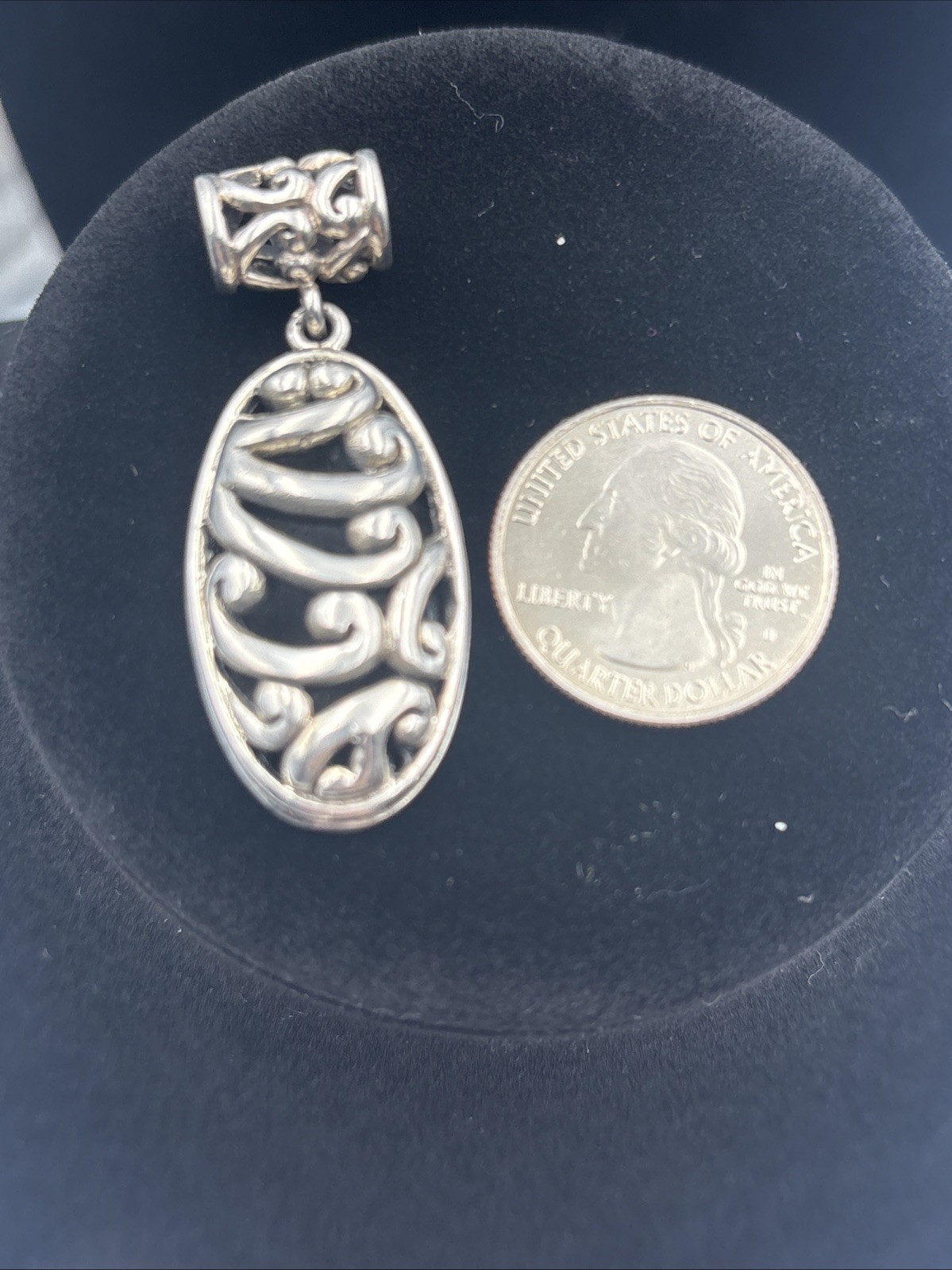 Vintage 925 Sterling Silver Oval Shape Scroll Design Pendant Unbranded
