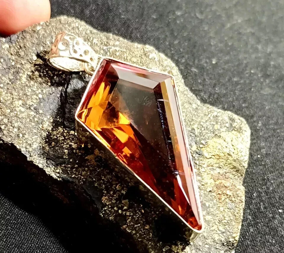 80 CT+ Certified Fancy Cut Natural Zultanite 7 Color Pendant 925 Silver Jewelry