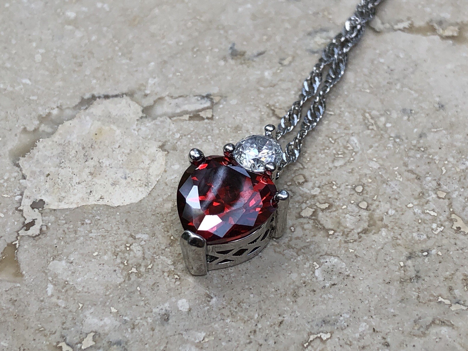 ❤️✨925 STERLING SILVER Red Ruby Garnet Color HEART Pendant Necklace TWIST CHAIN