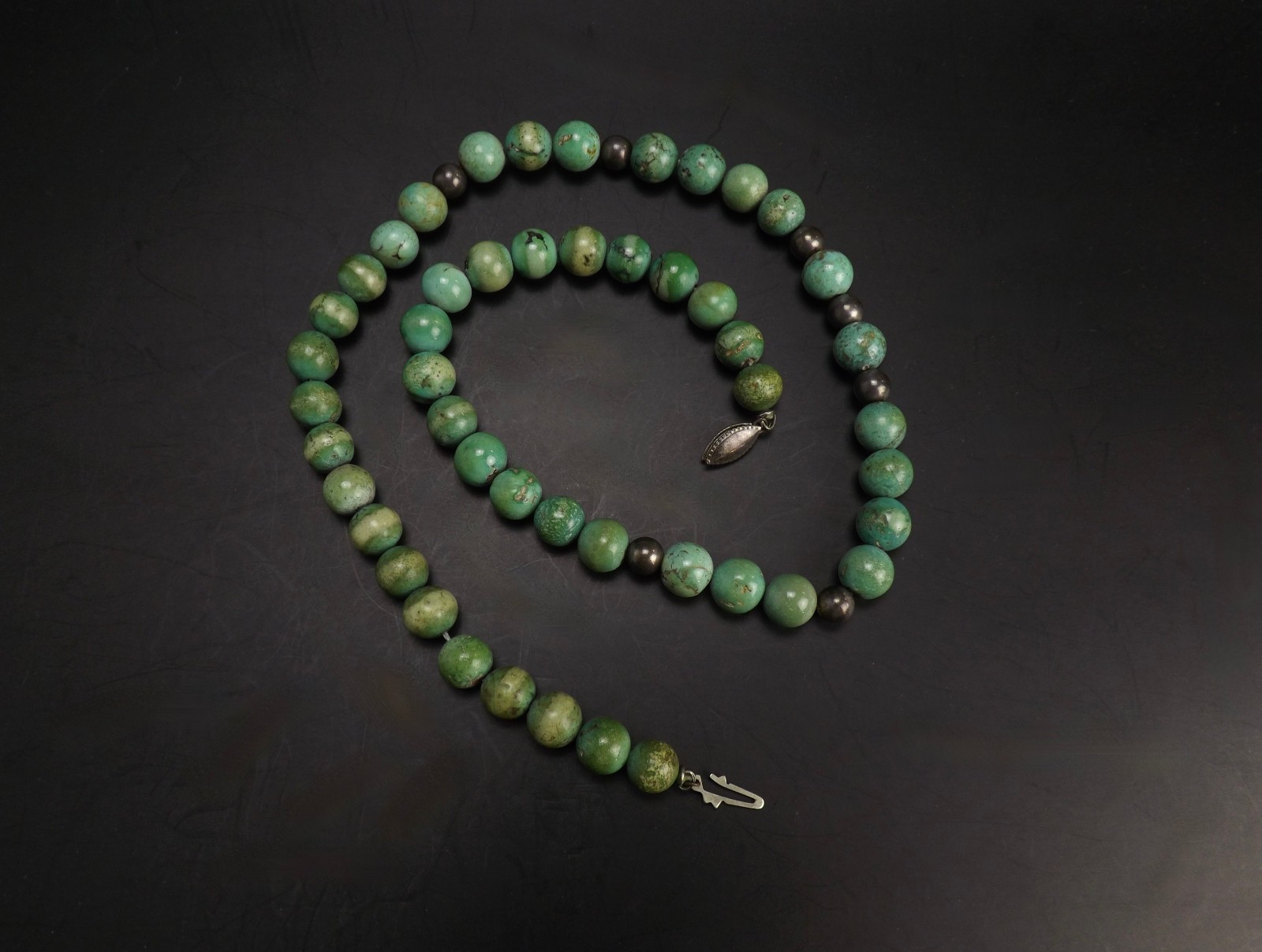 Antique/Vintage Natural Sage Green Turquoise & Silver Bead Necklace 18″, 38.3 gr