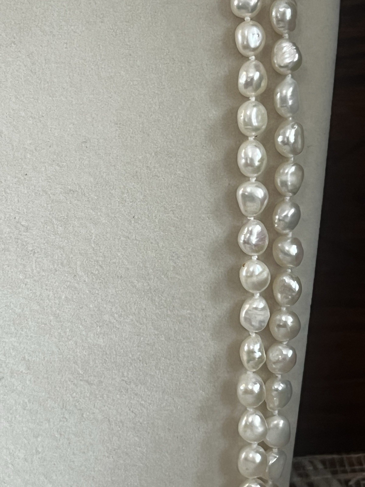 Cultured pearl necklace, 48″, 4x6mm, Pearls White Very Good Luster