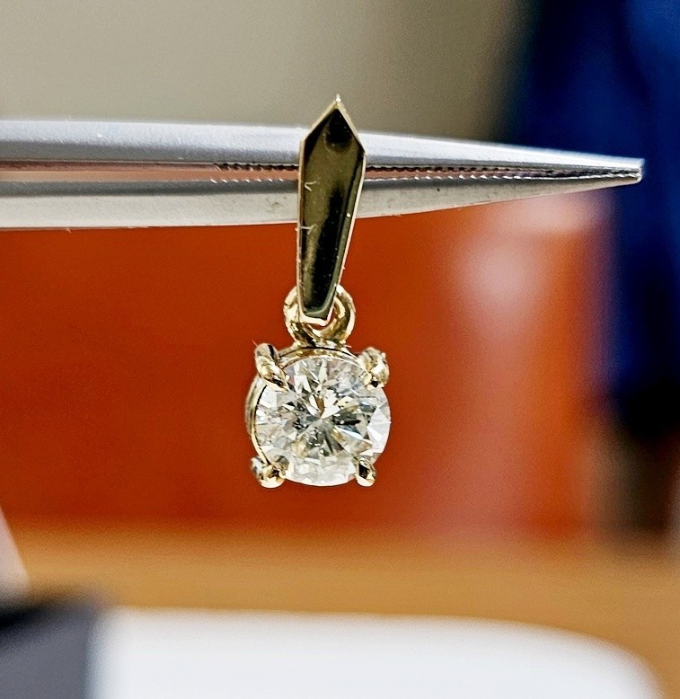 14K Yellow Gold .86ct Diamond Solitaire Pendant Near Colorless Eye Clean 3/4″
