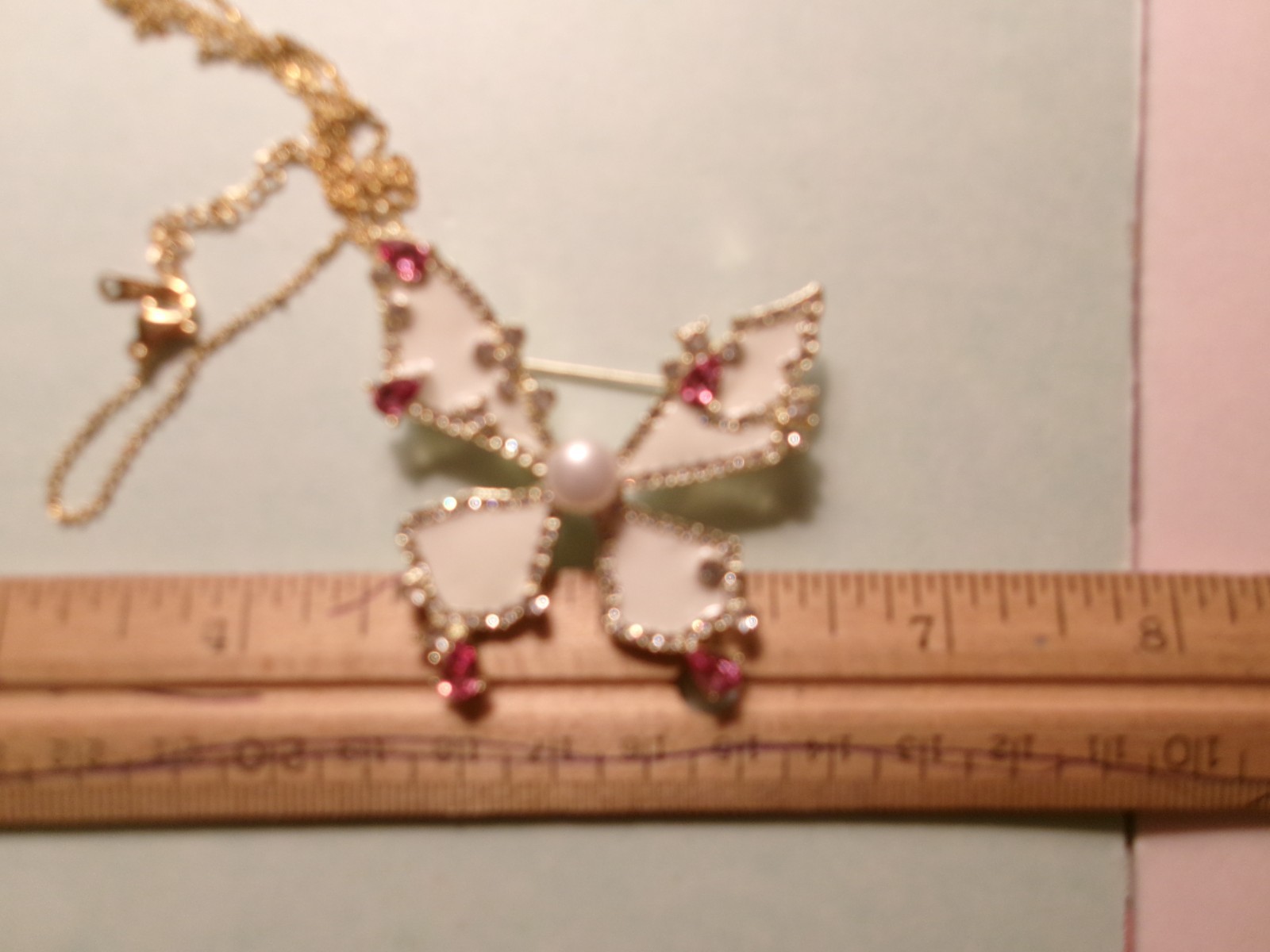 PEARL BUTTERFL Y NECKLACE N PIN GOLD,
