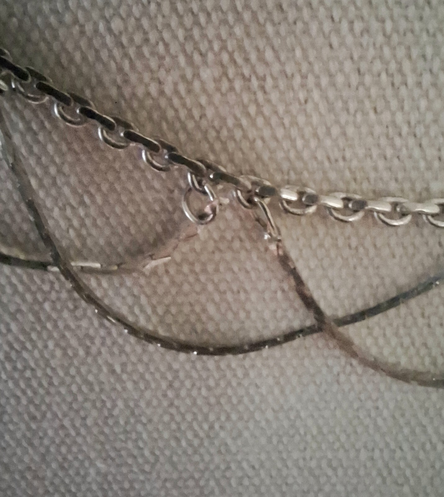 Vintage Silver Tone Scalloped Necklace, Multi Loop, 16″ chain, spring ring clasp