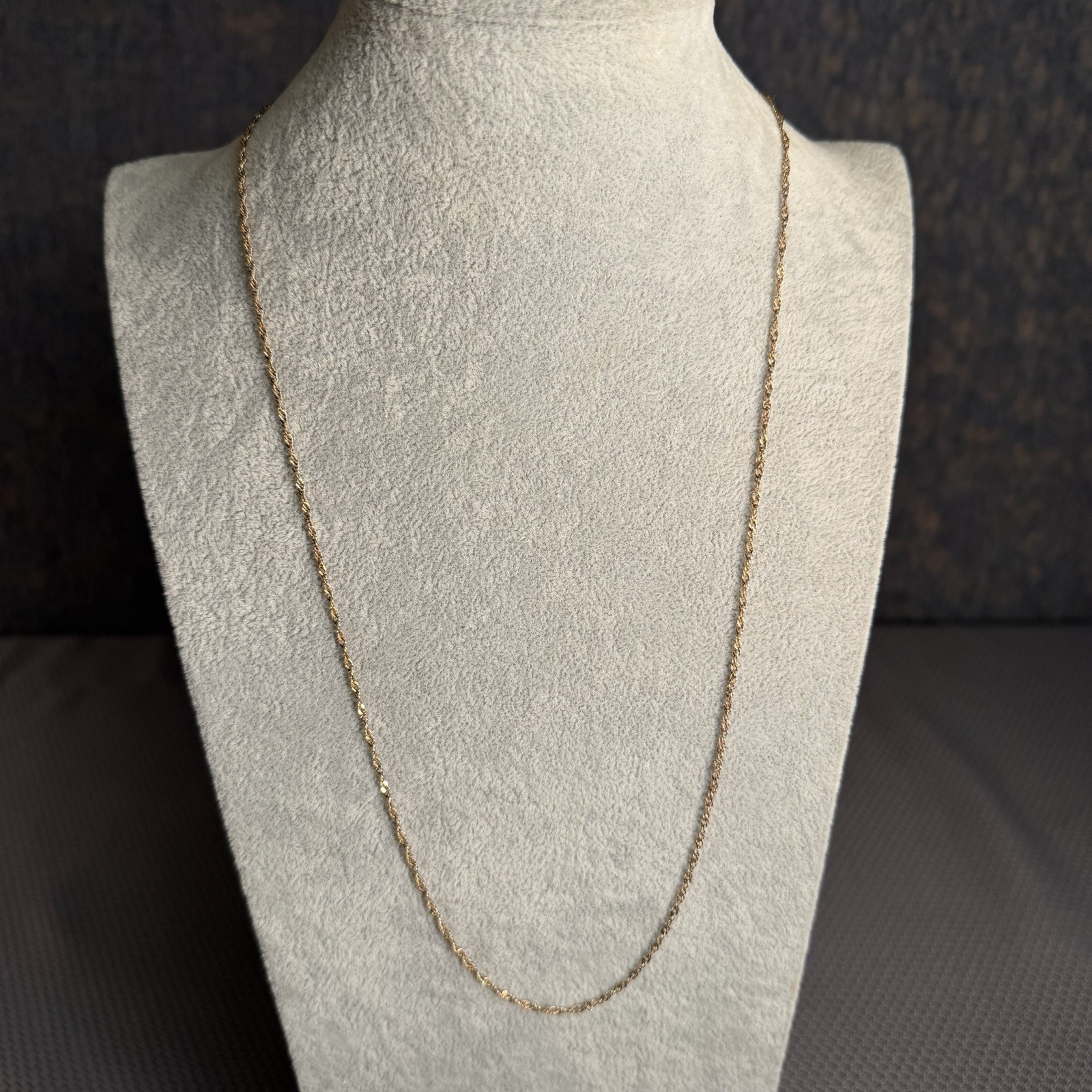14K Yellow Gold Singapore Chain Necklace 24″ Italy Slim 1.44mm Twist 3.01g