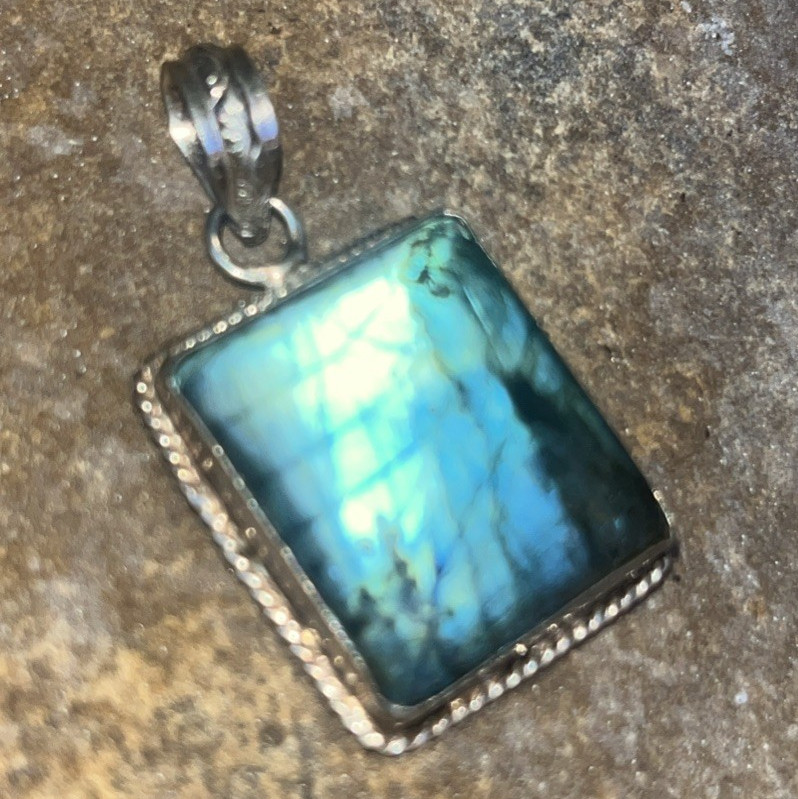 LABRADORITE NATURAL GEMSTONE 925 STERLING SILVER HANDMADE JEWELRY PENDANT 1″