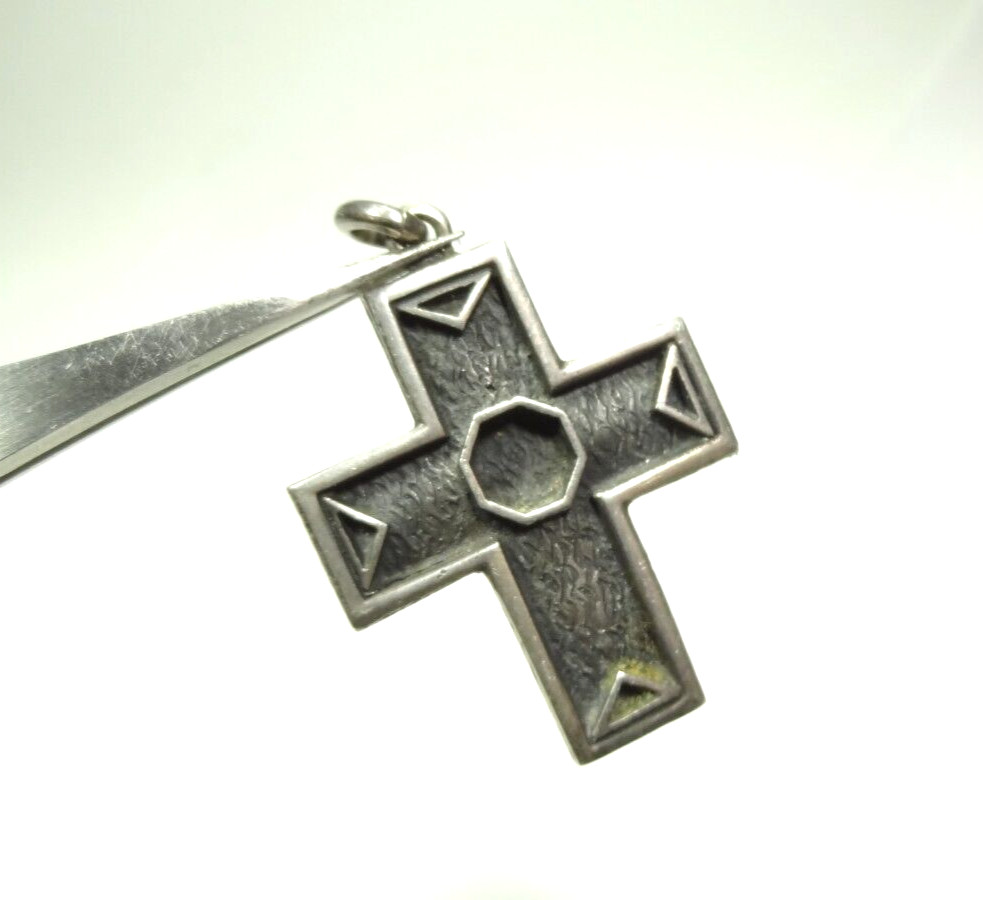 VINTAGE GEOMETRIC DESIGN CROSS RELIGIOUS PENDANT CHARM STERLING SILVER 925 .