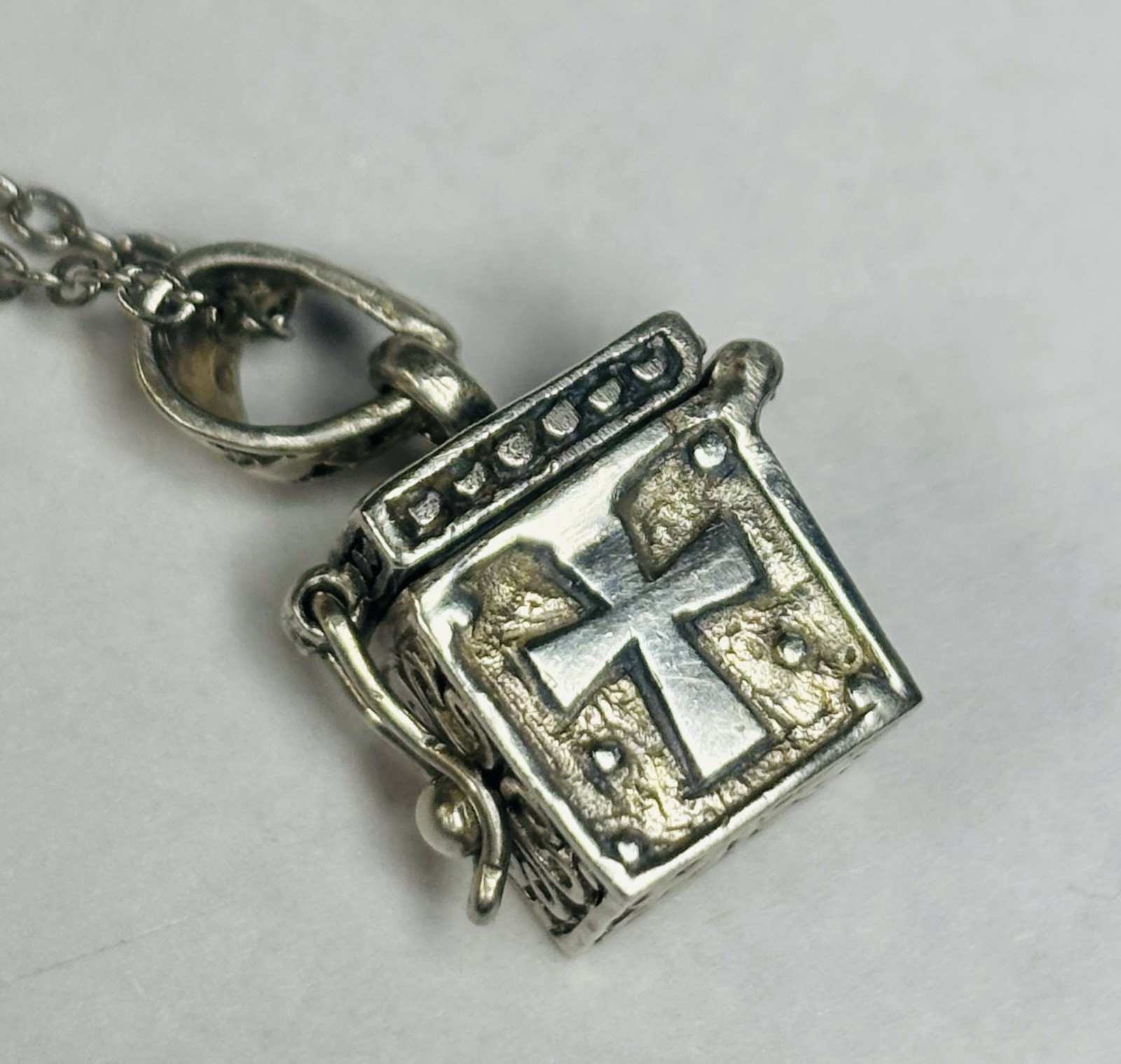 VTG 925 STERLING SILVER Prayer MANDALA Trinket Box Locket + 18k Gold Necklace GP