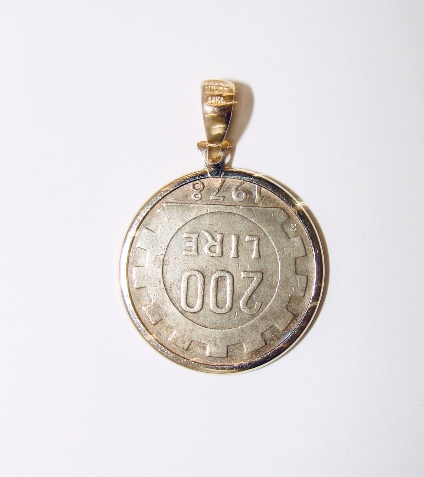14K YELLOW GOLD MILOR ITALY FRAME PENDANT ITALIAN 200 LIRE COIN 6.23G