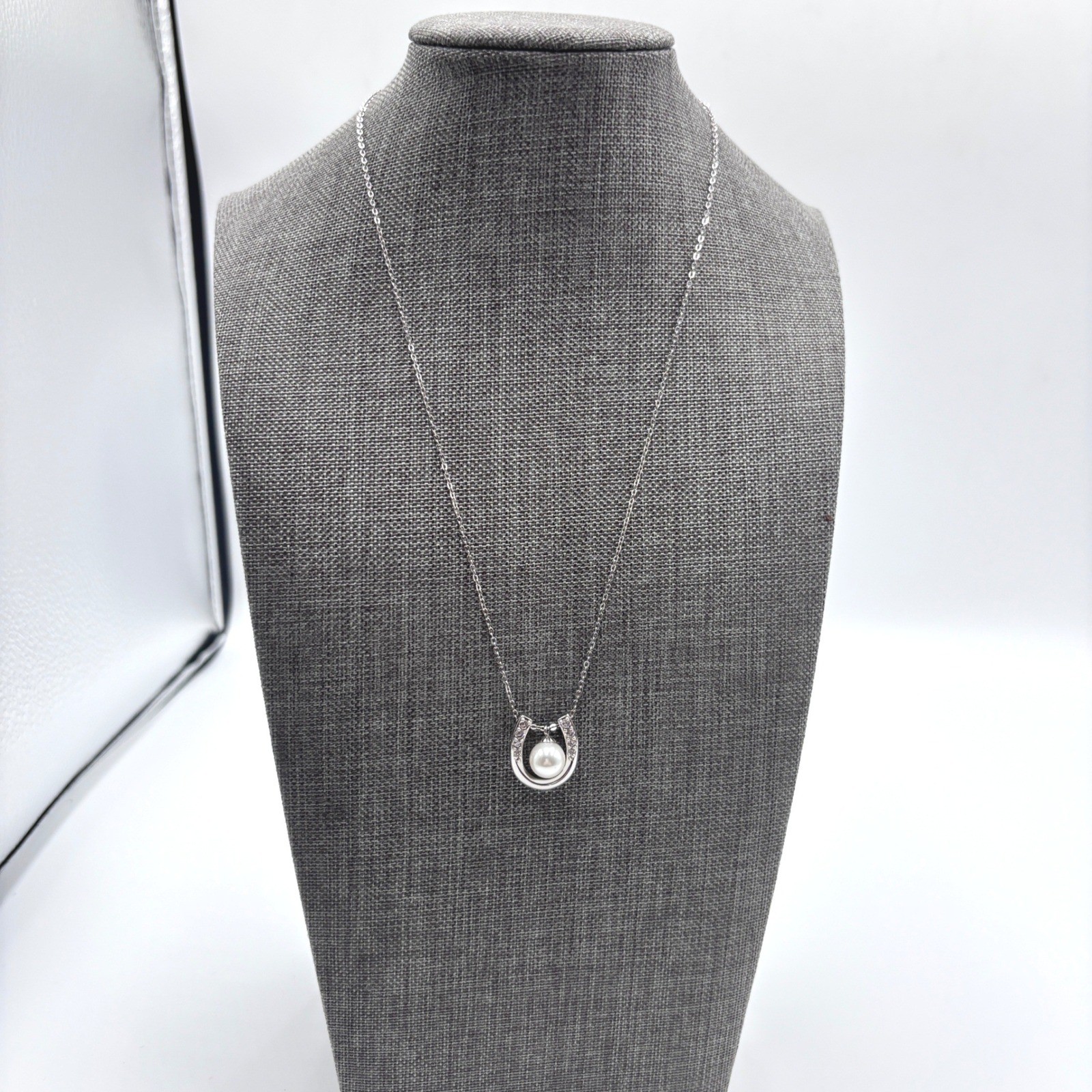 Sterling Silver 925 Horseshoe Pearl Cubic Zirconia Pendant Necklace Silver Tone