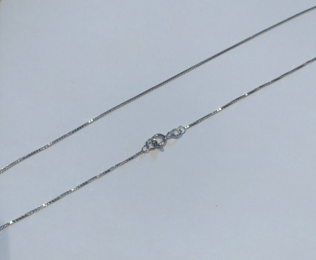 20″ 1mm Thick 18ct White Gold Box Chain 2.81g