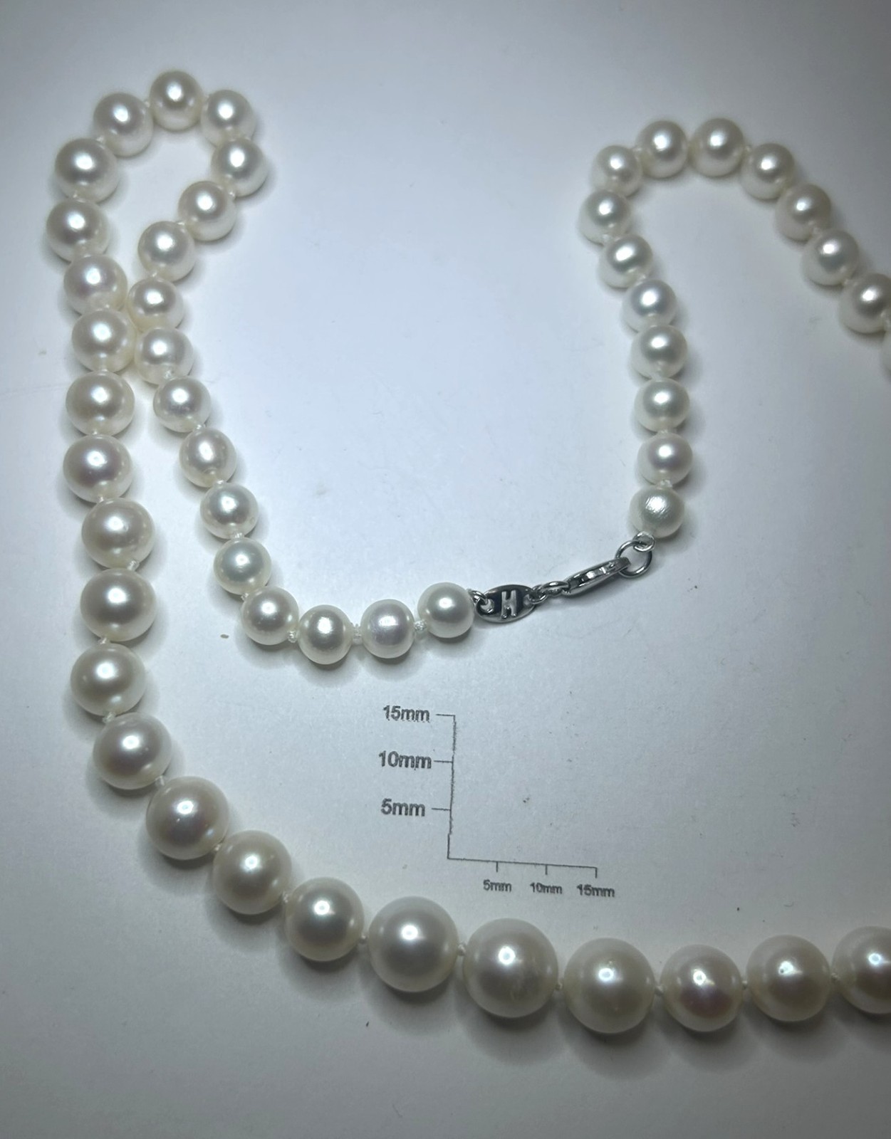 Honora White graduated Cultured Pearl Necklace.