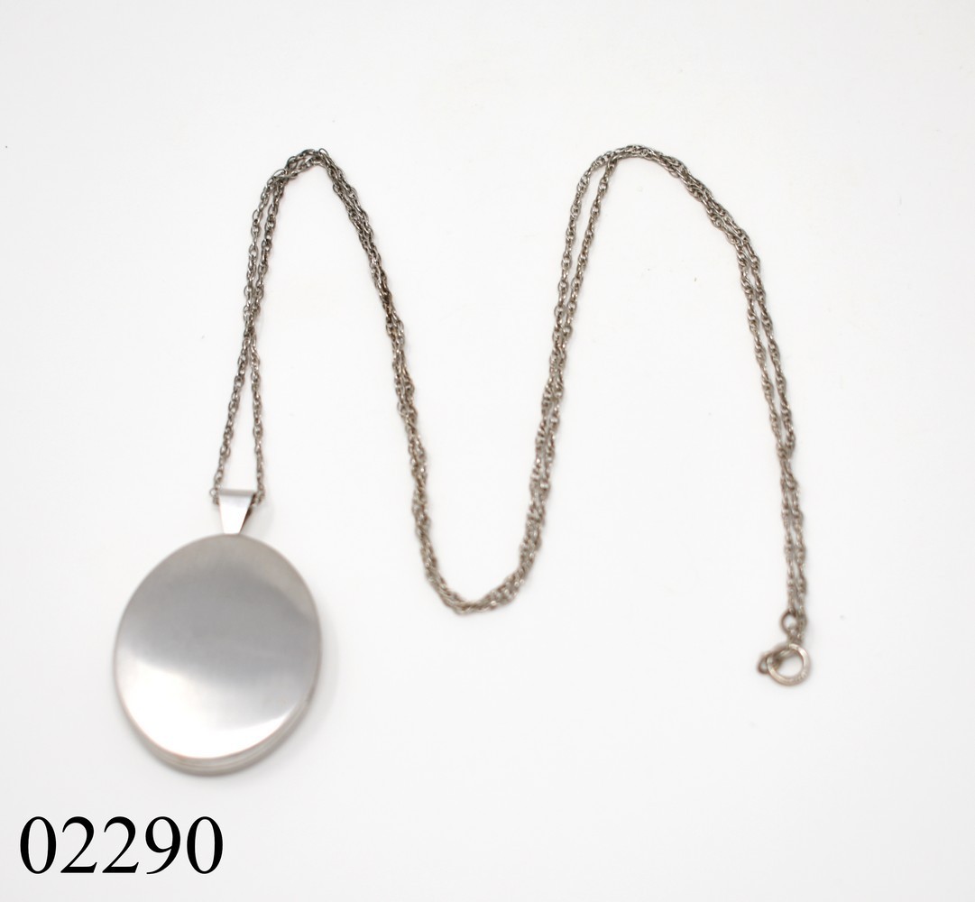 24″ Princess Pride Sterling Silver Etched Flower MOM Photo Locket Necklace 9.42g